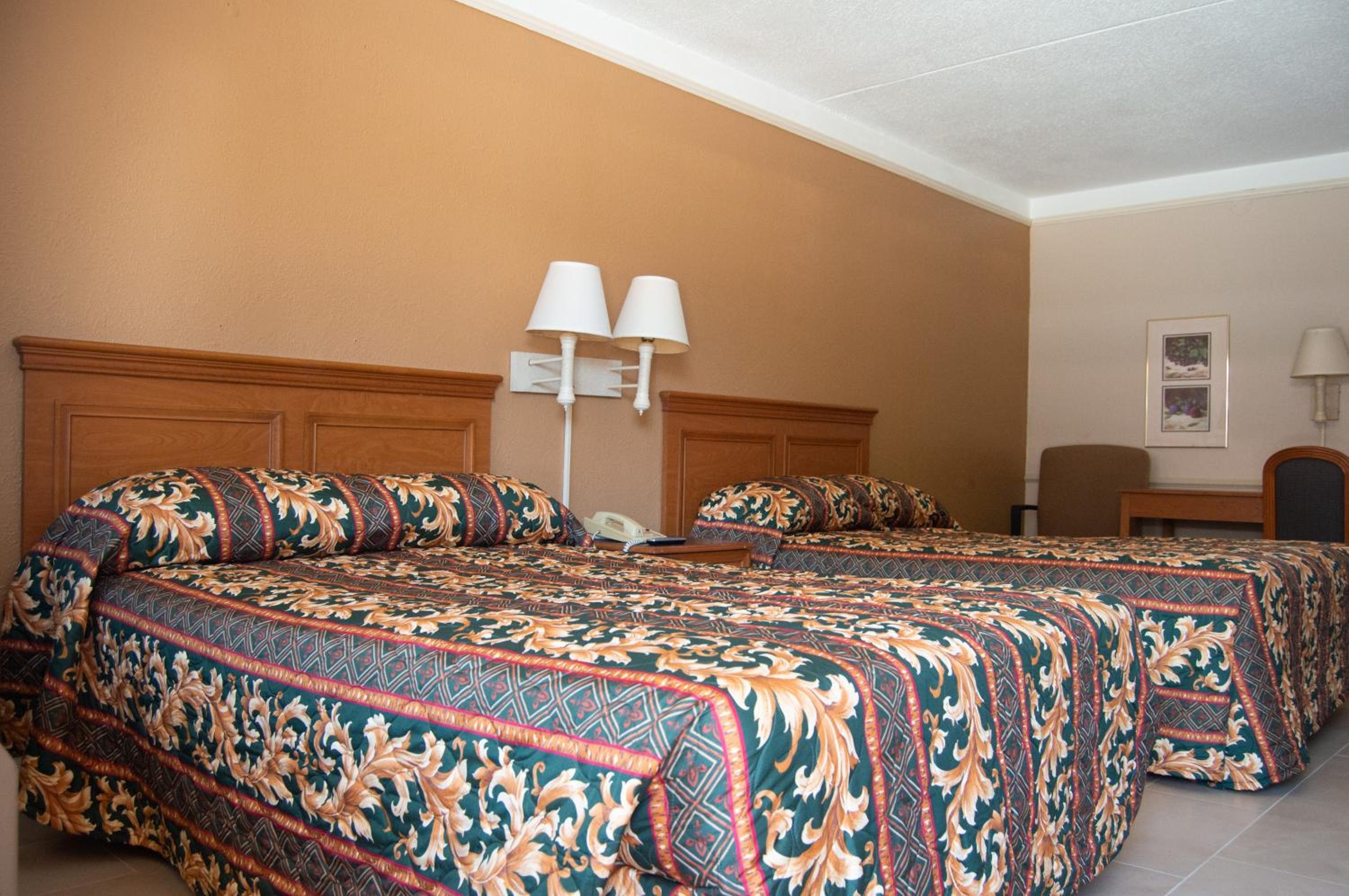 Double Room with Double Beds - Photo 2