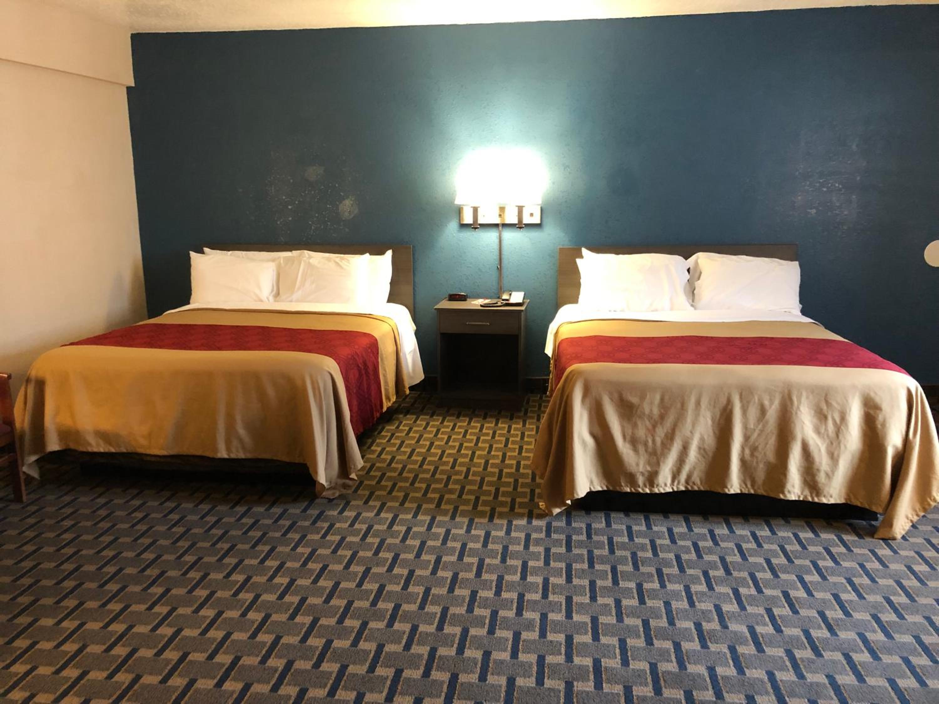 Double Room with Two Double Beds - Non-Smoking - Photo 1