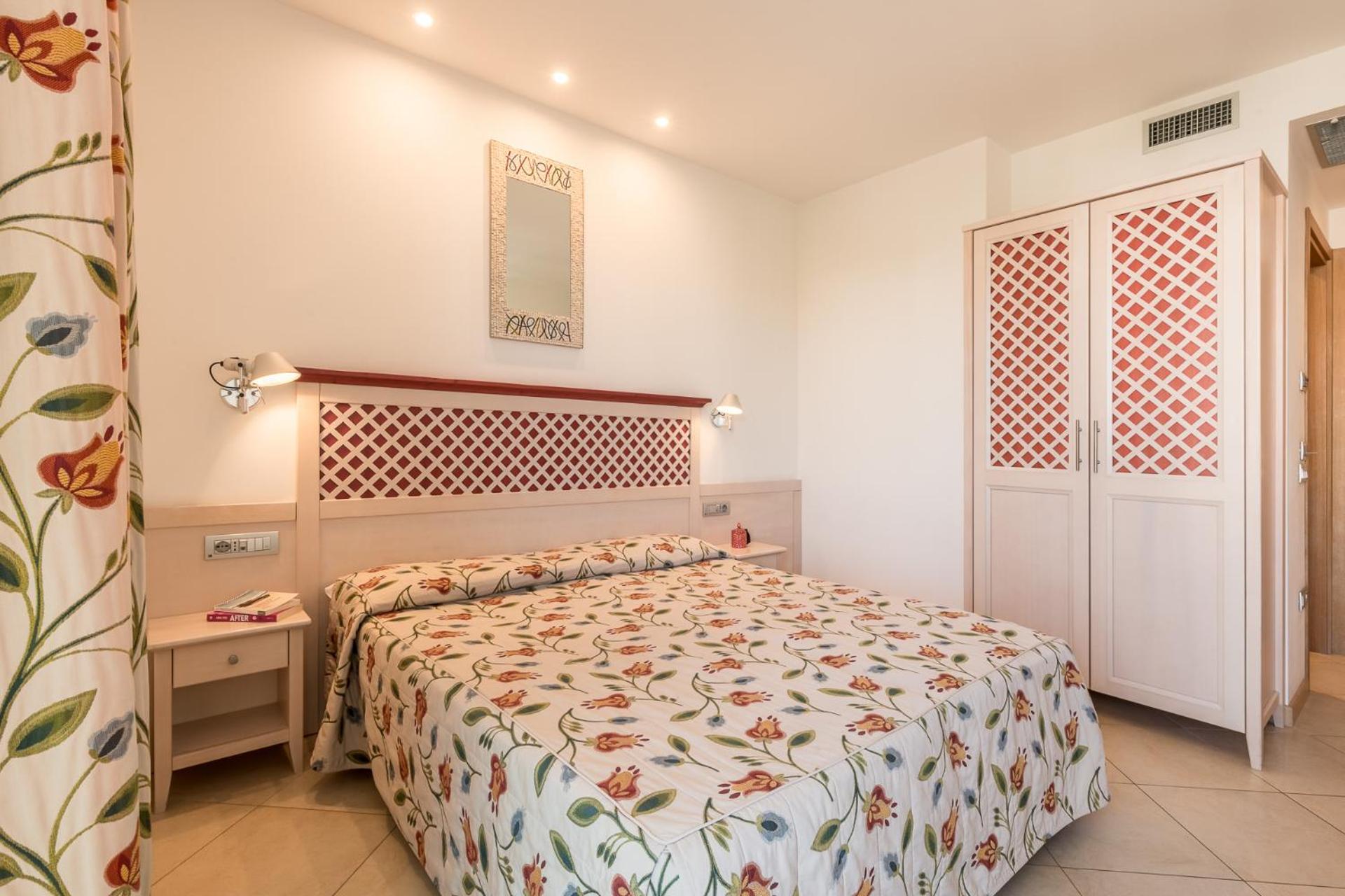 Superior Double or Twin Room photo 3