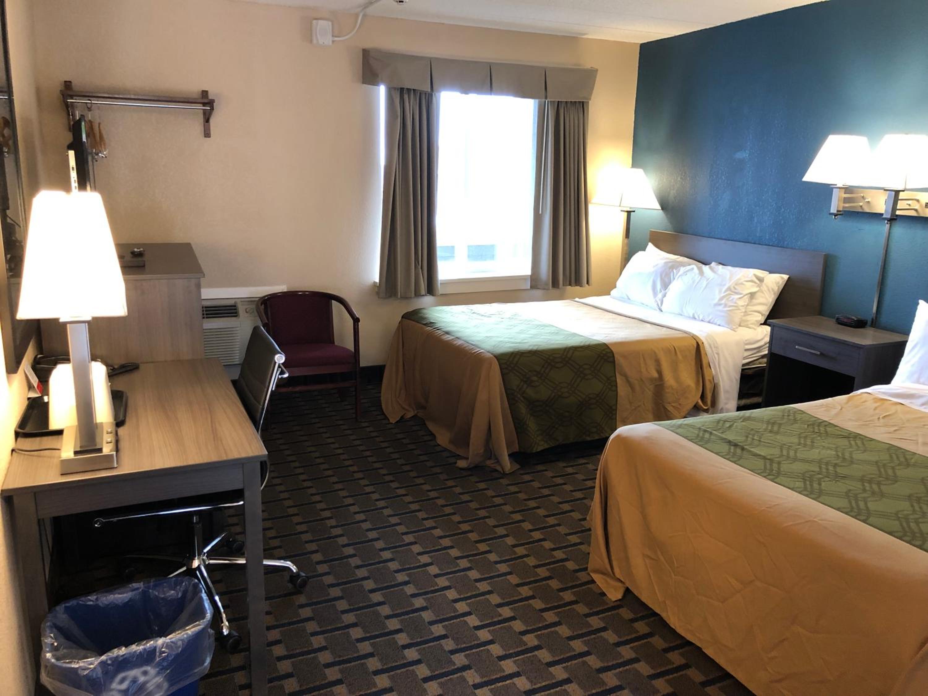 Double Room with Two Double Beds - Non-Smoking - Photo 3