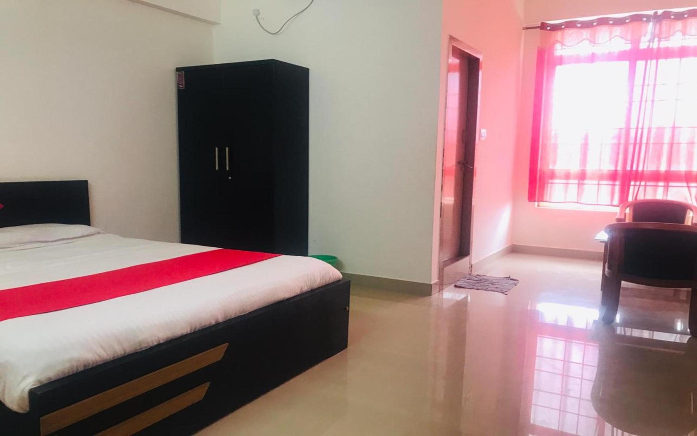 Budget Double Room - Photo 2