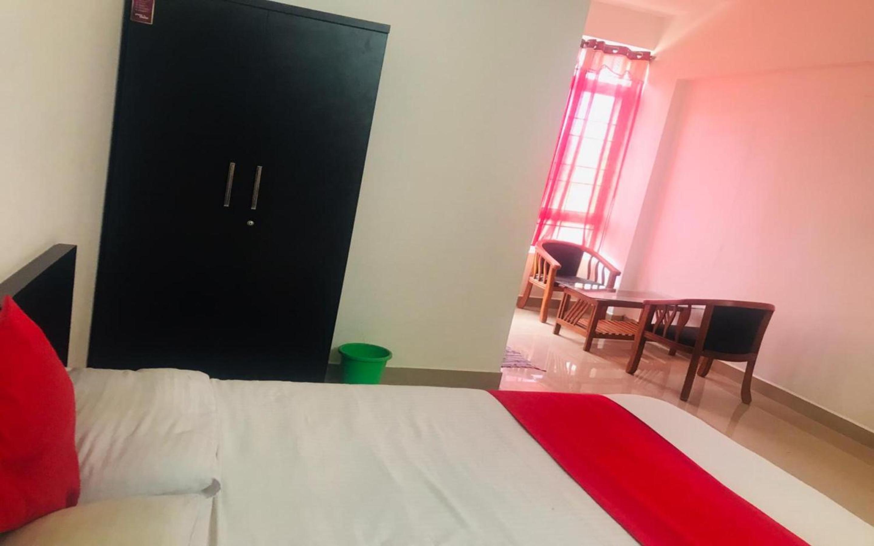 Budget Double Room - Photo 6