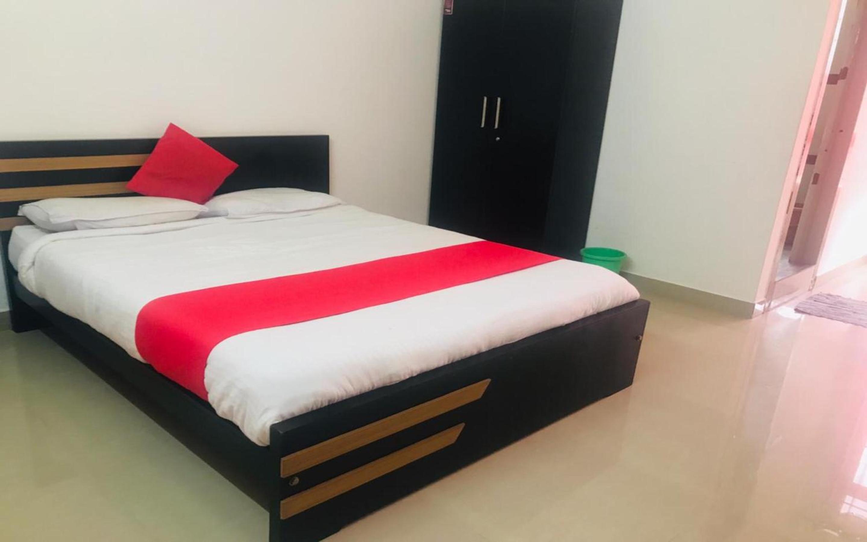 Budget Double Room - Photo 5
