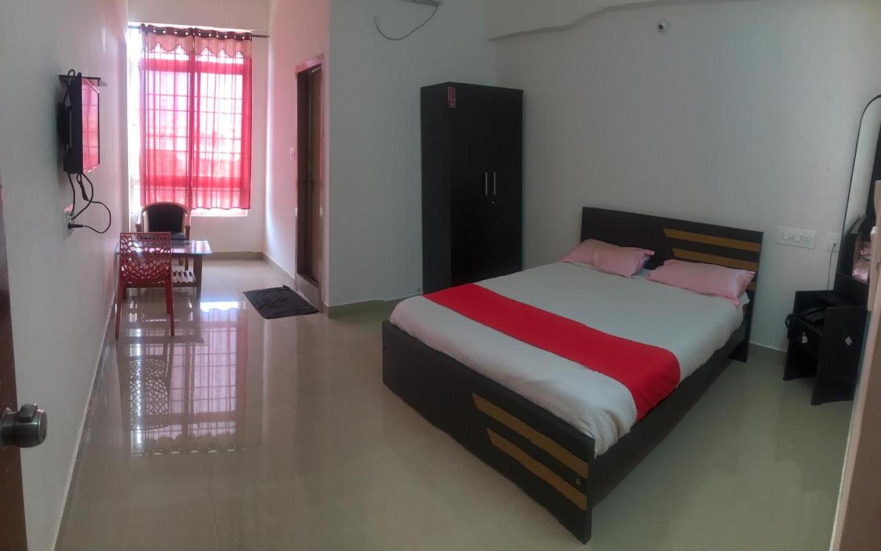 Deluxe Double Room - Photo 10