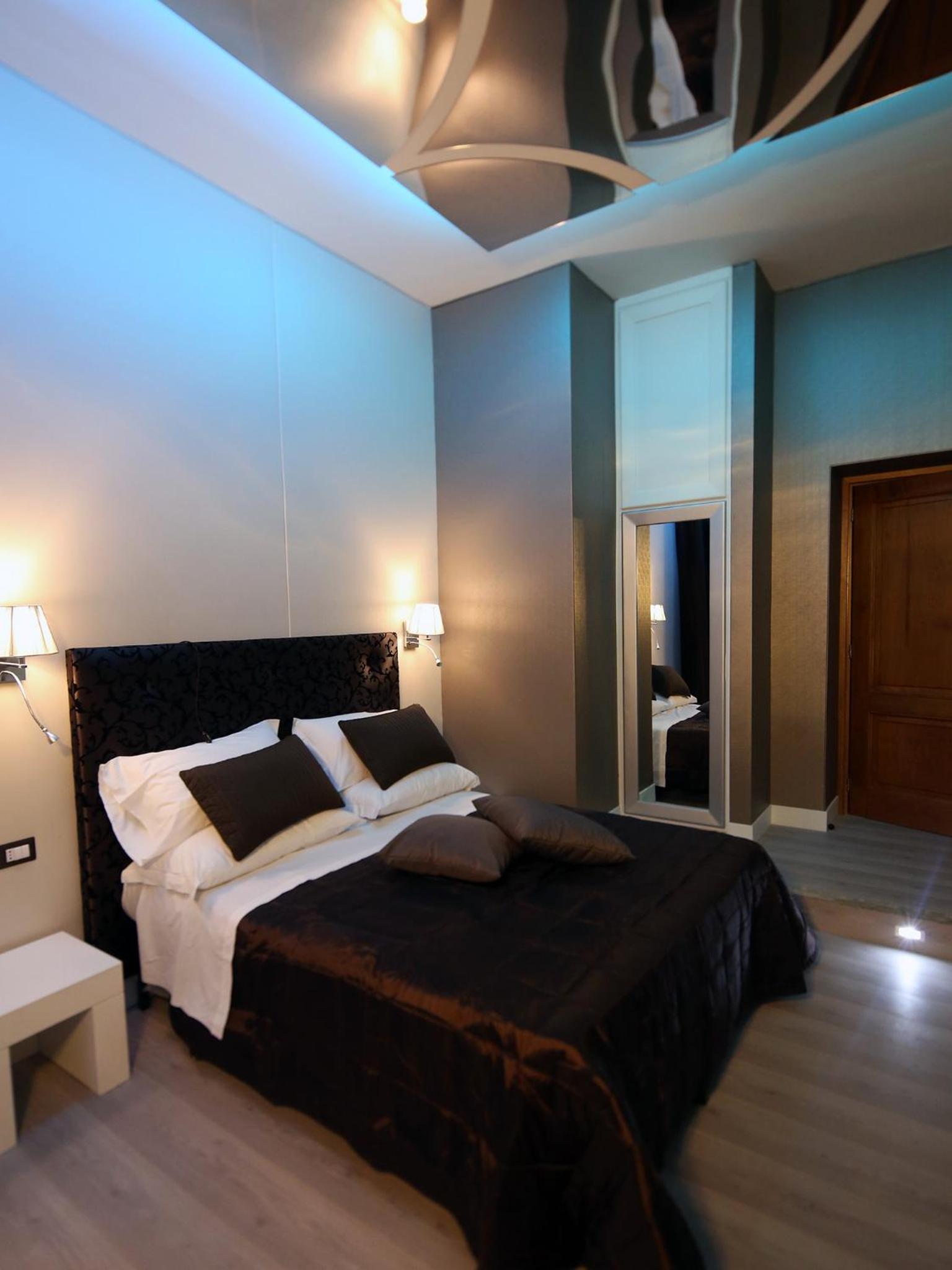Suite with Spa Bath photo 1