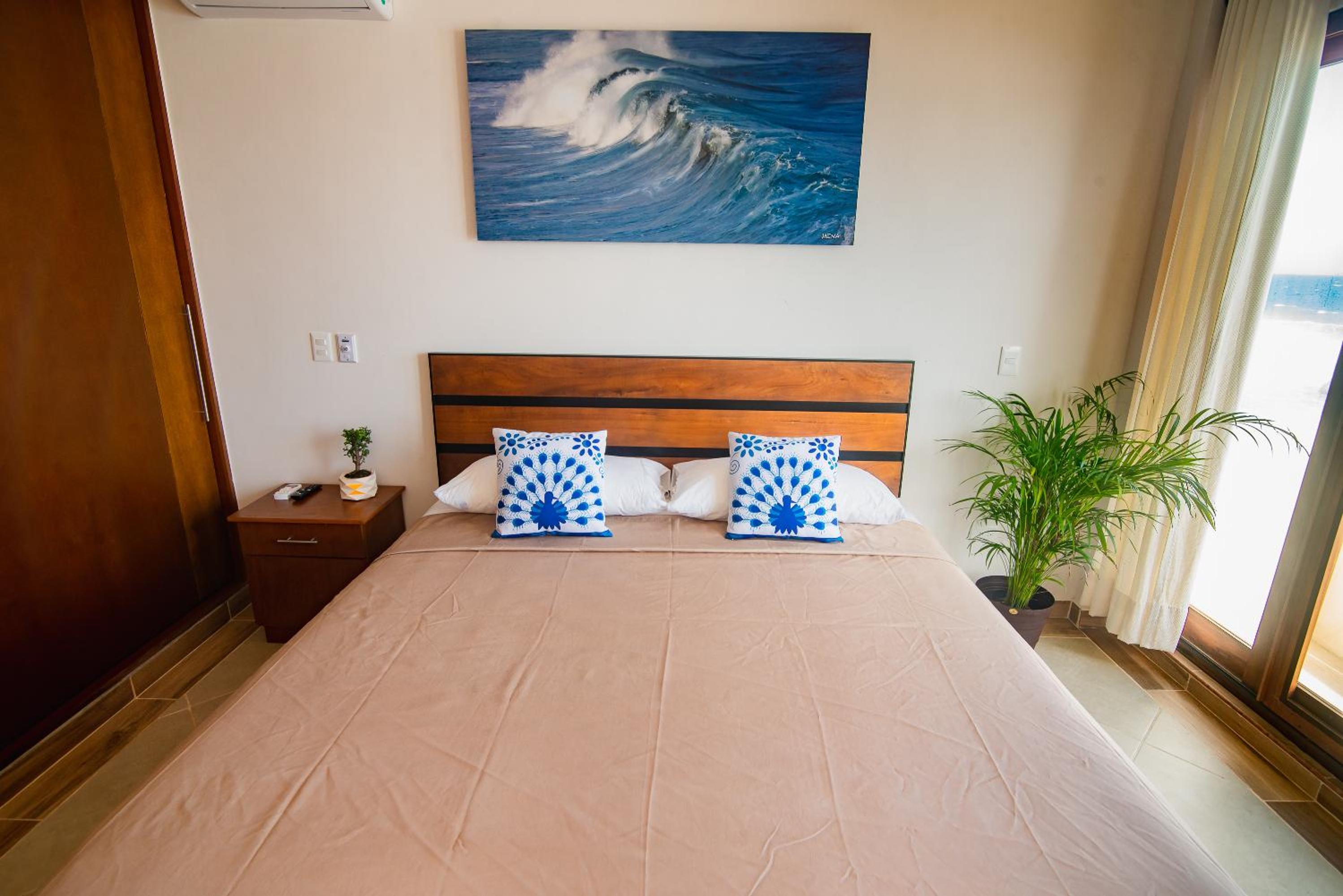 One-Bedroom Apartment - Photo 1