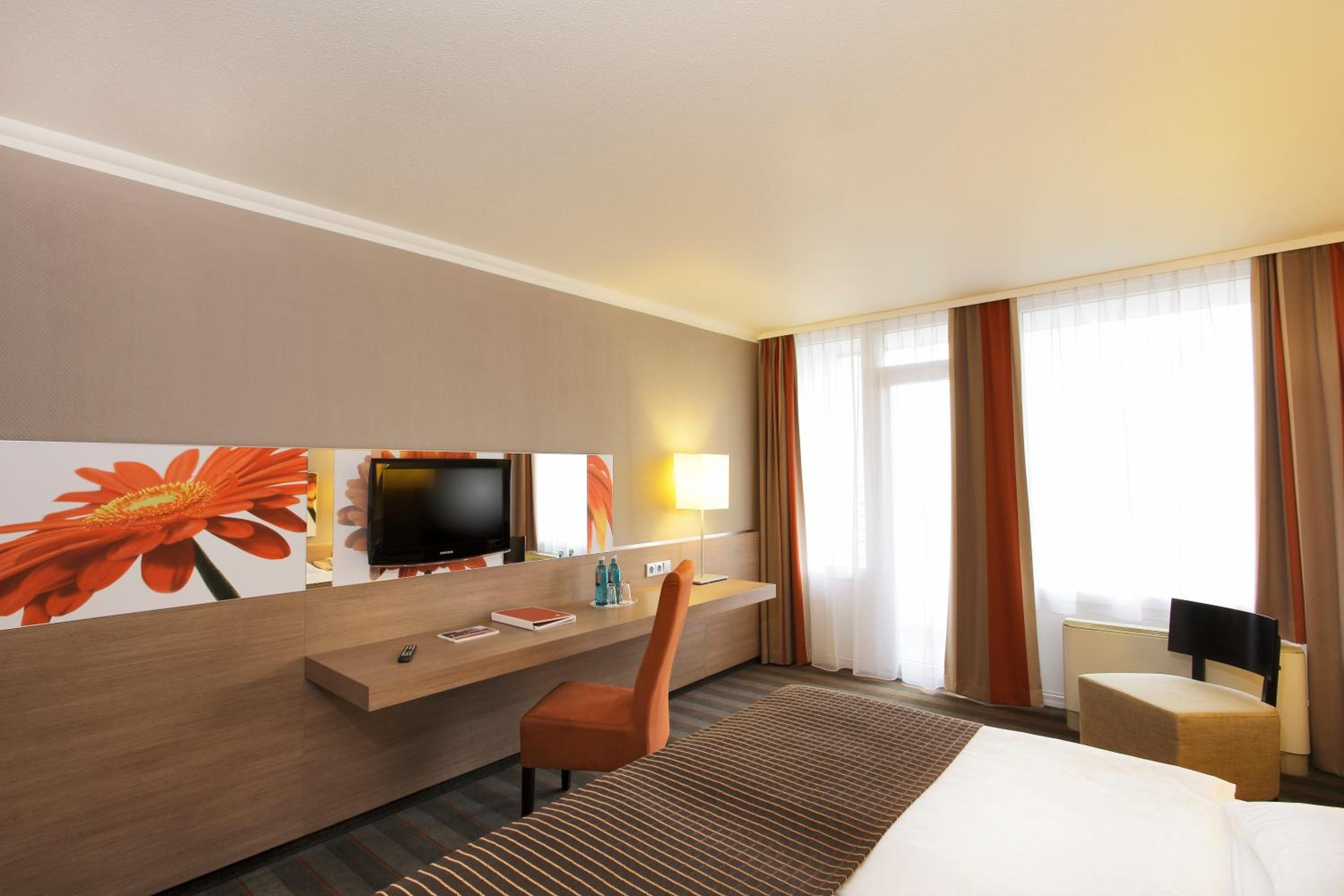 Double Room with Balcony - Photo 2