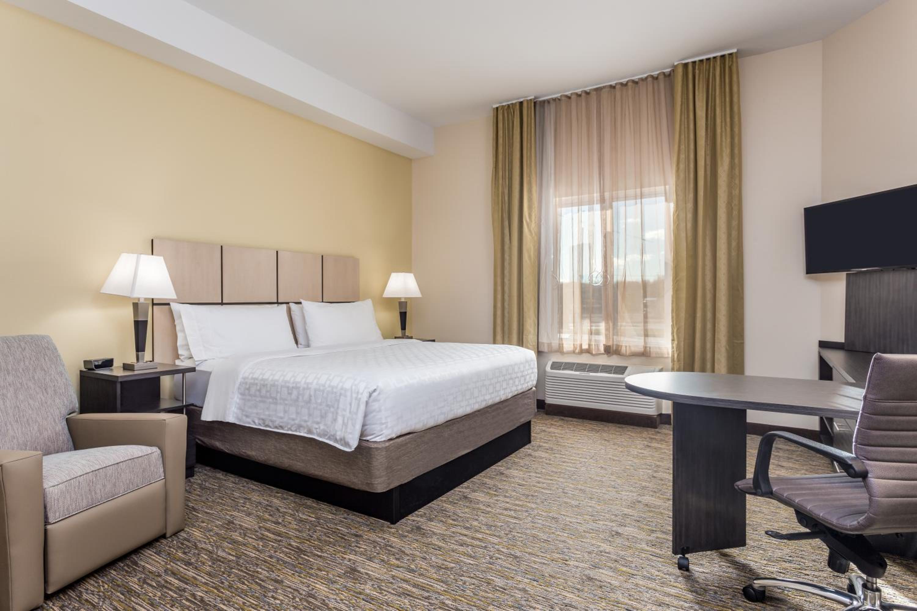 King Studio Suite - Mobility Access Roll in Shower/Non-Smoking at Candlewood Suites Bethlehem South by IHG in Bethlehem