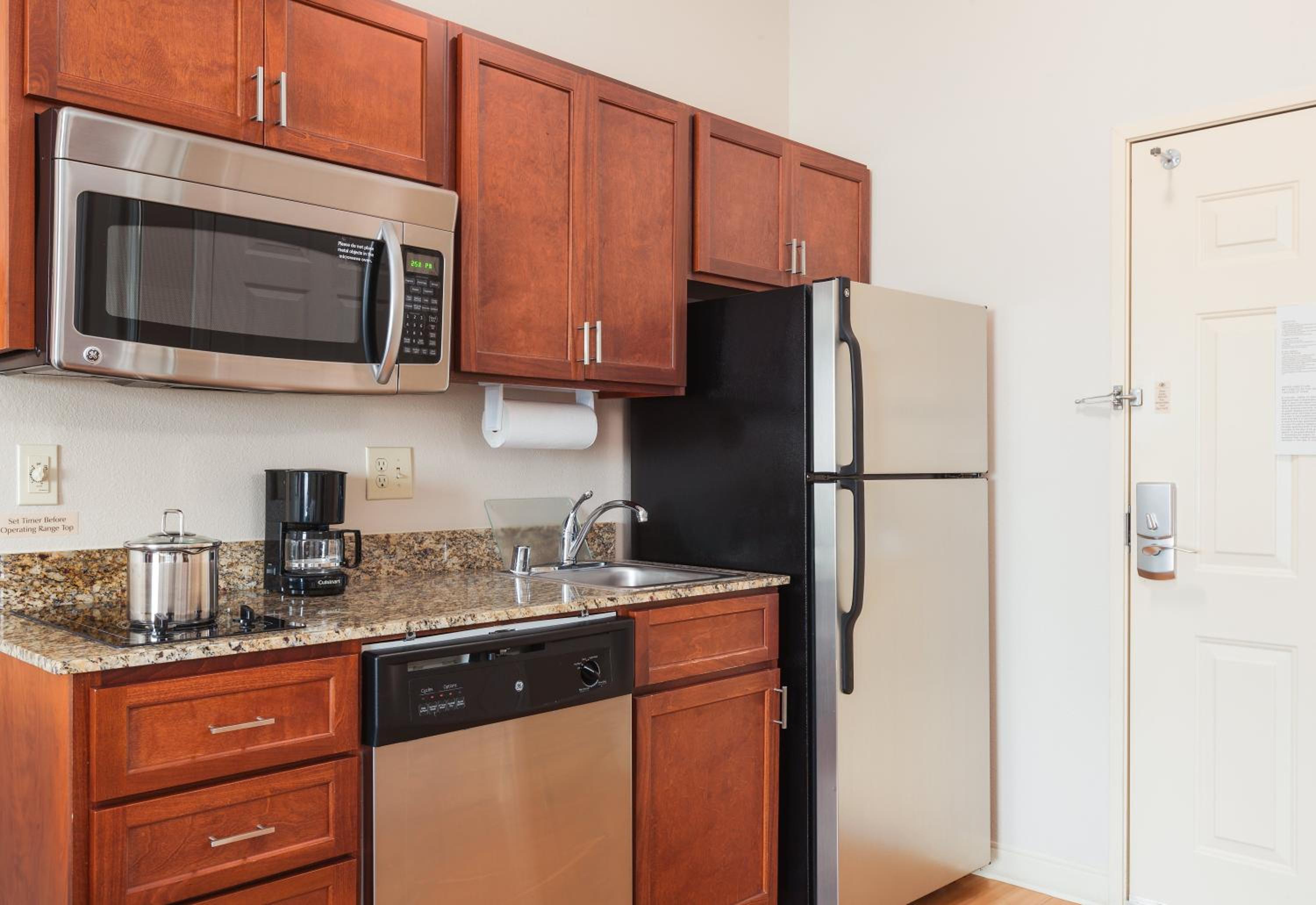 Studio Suite - Photo 2