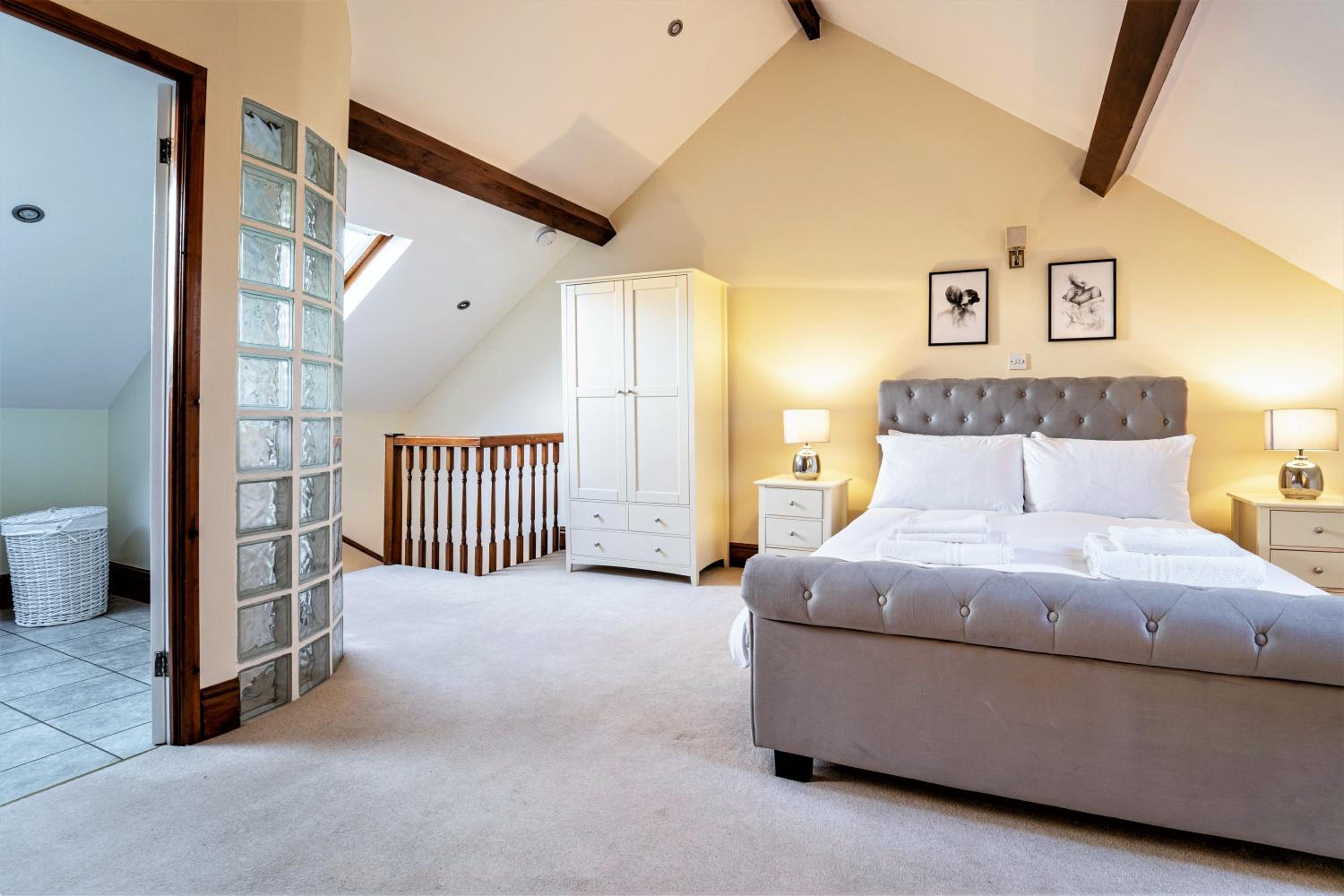 Three-Bedroom House - Photo 3