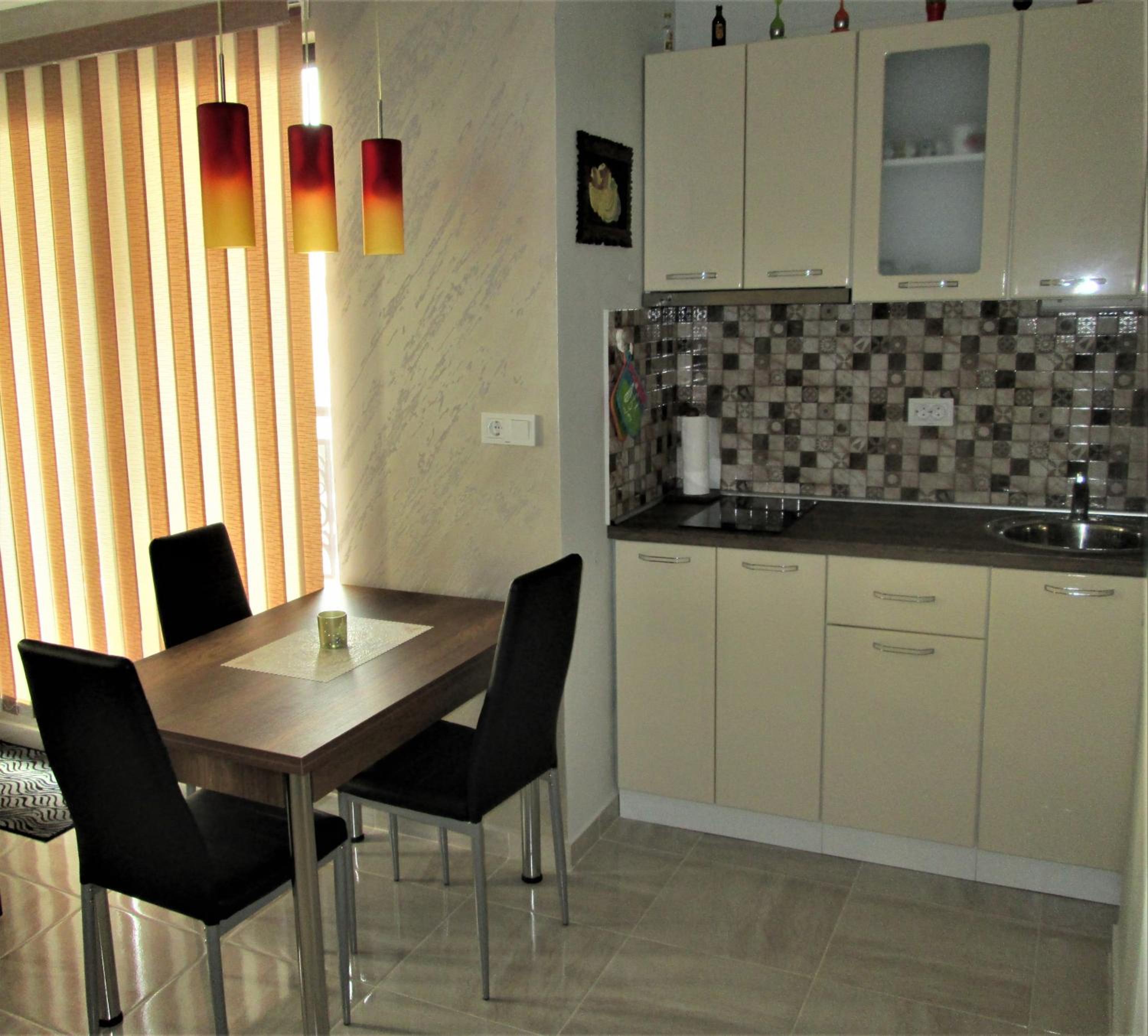 Studio Apartment - Photo 27
