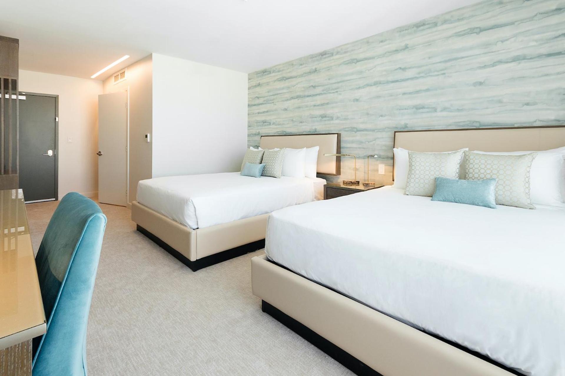 Deluxe 2 Queen Beds