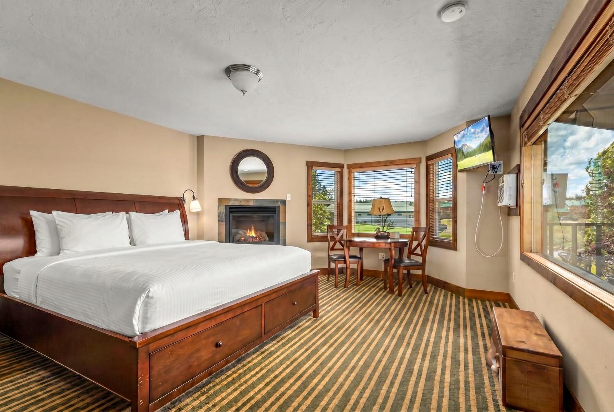 King Room with Mountain View photo 1