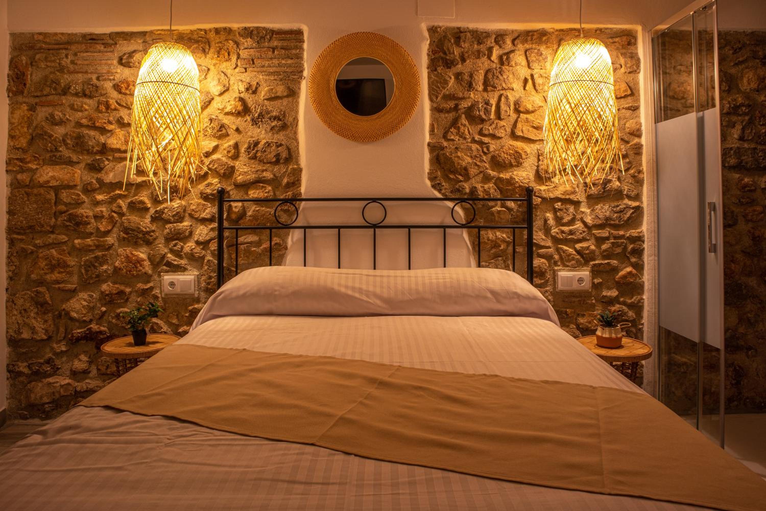 Double Room with Balcony - Photo 1