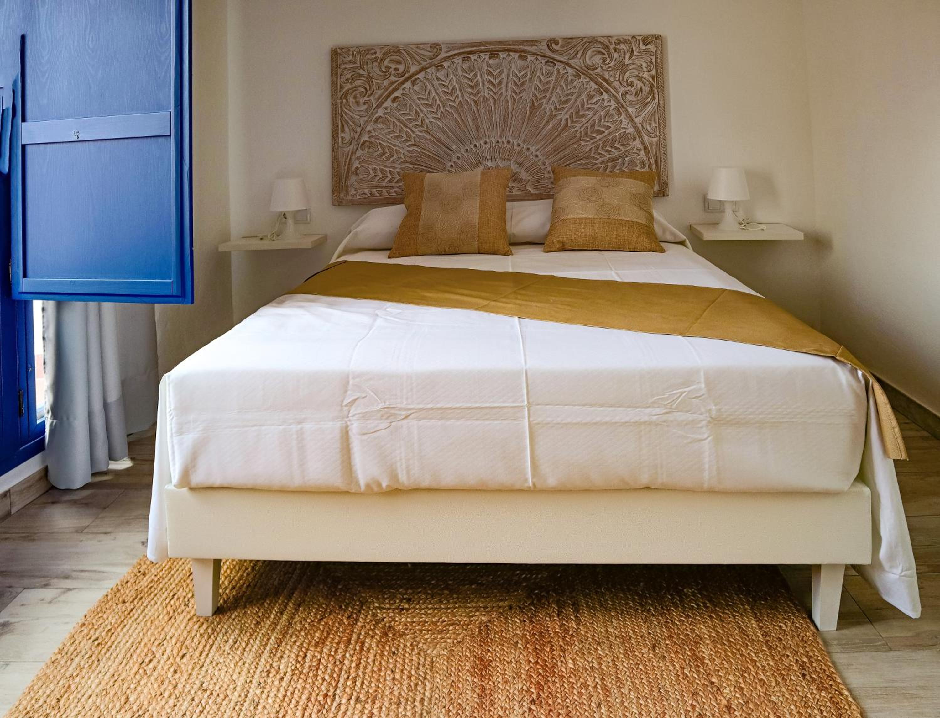 Deluxe Double Room with Sea View - Photo 1