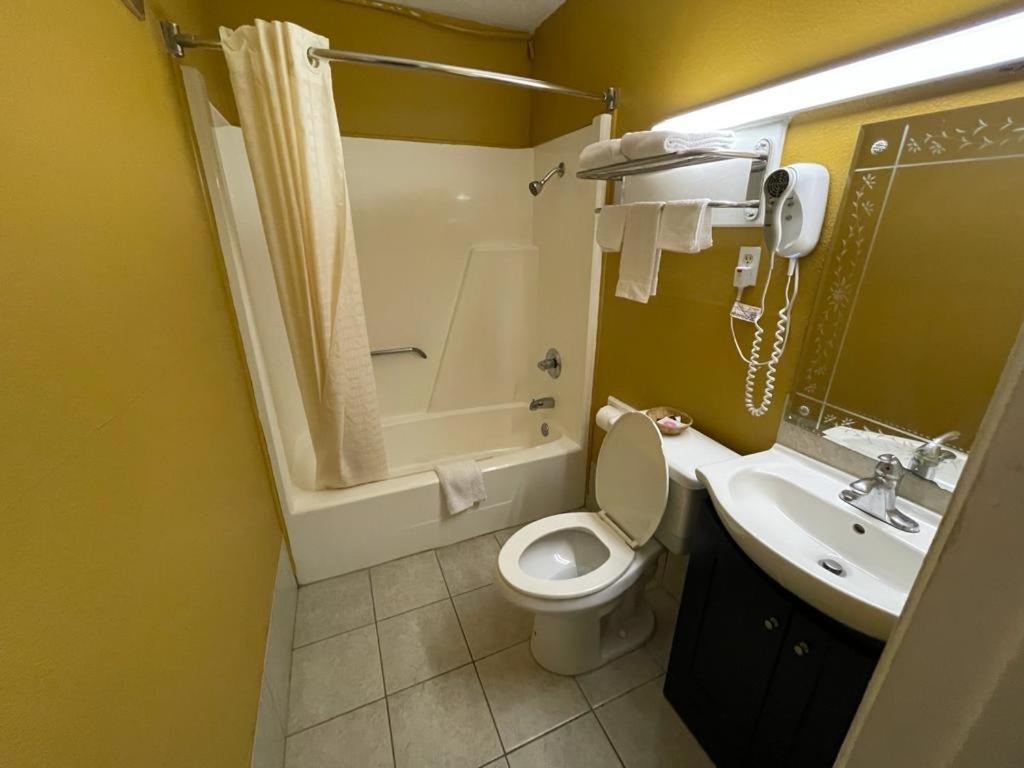 Standard Double Room - Photo 4