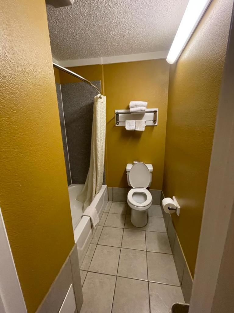 Standard Double Room - Photo 5