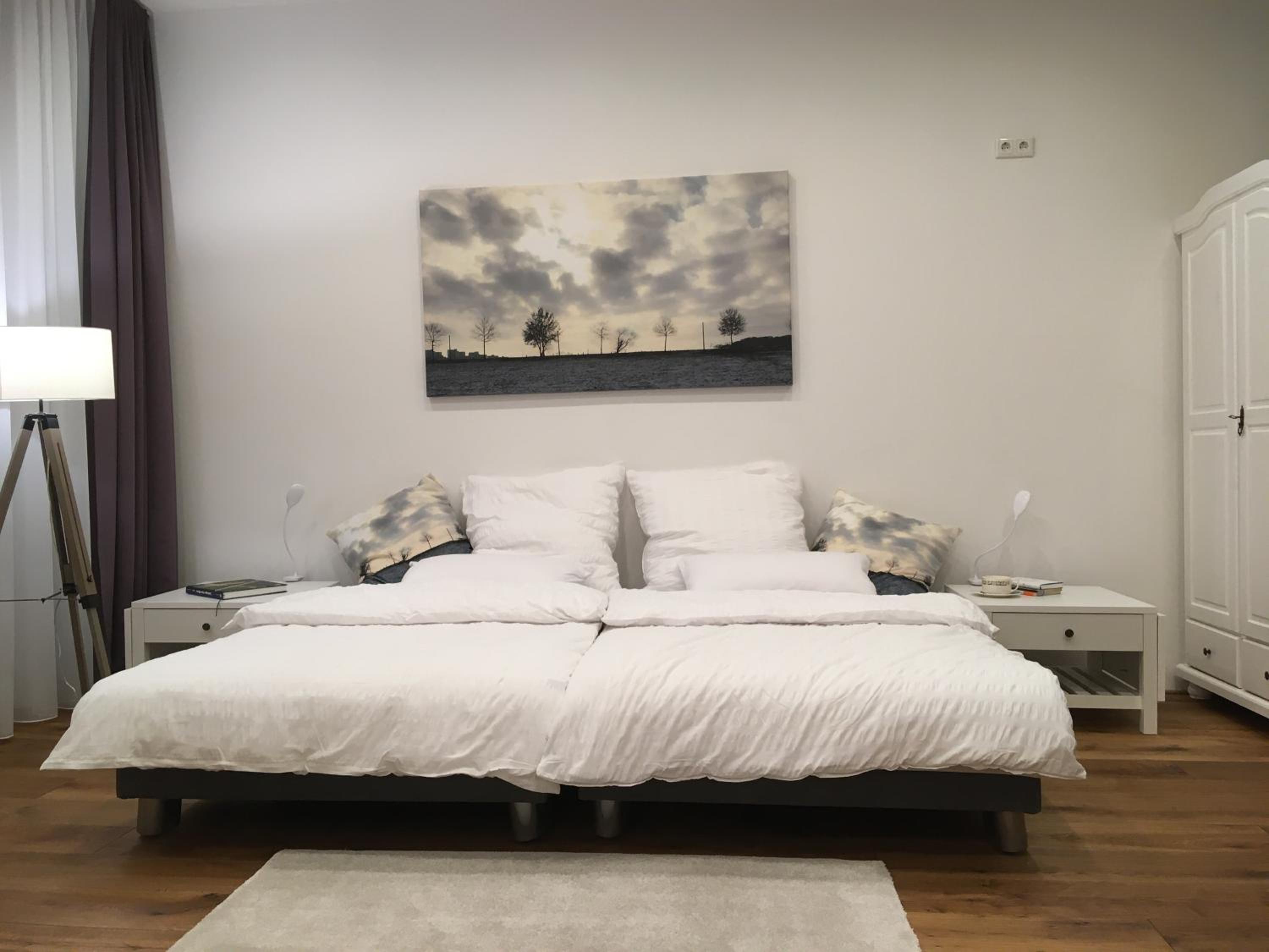 One-Bedroom Apartment - Photo 1