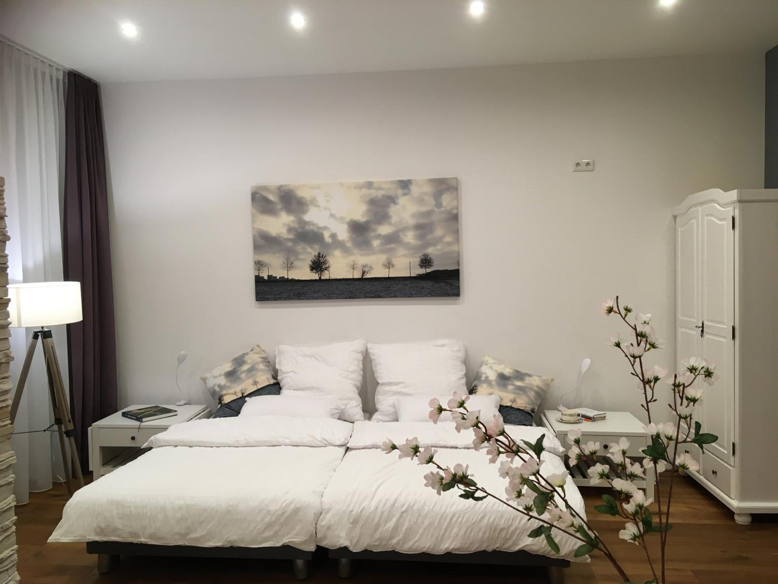 One-Bedroom Apartment - Photo 17