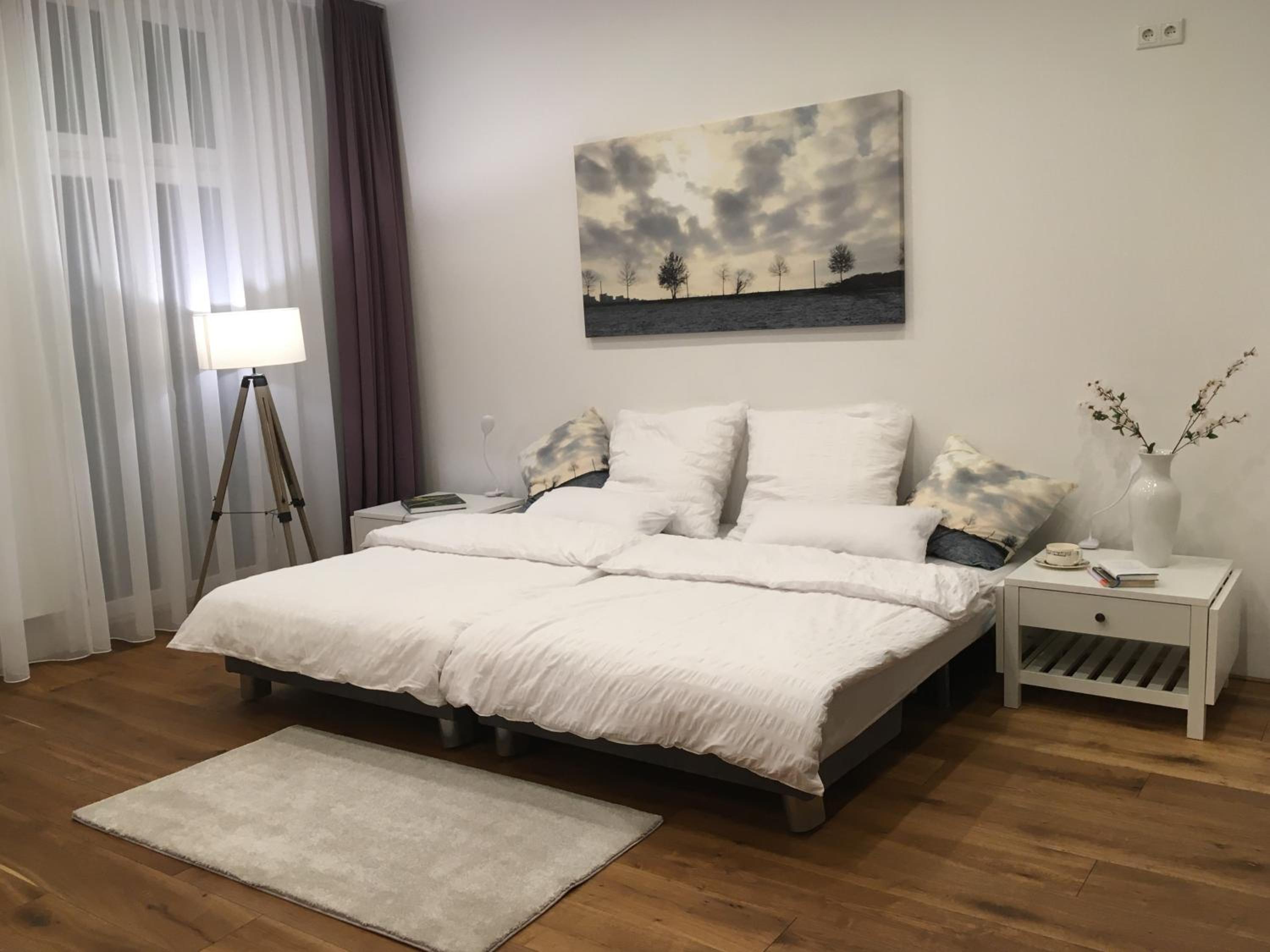 One-Bedroom Apartment - Photo 15