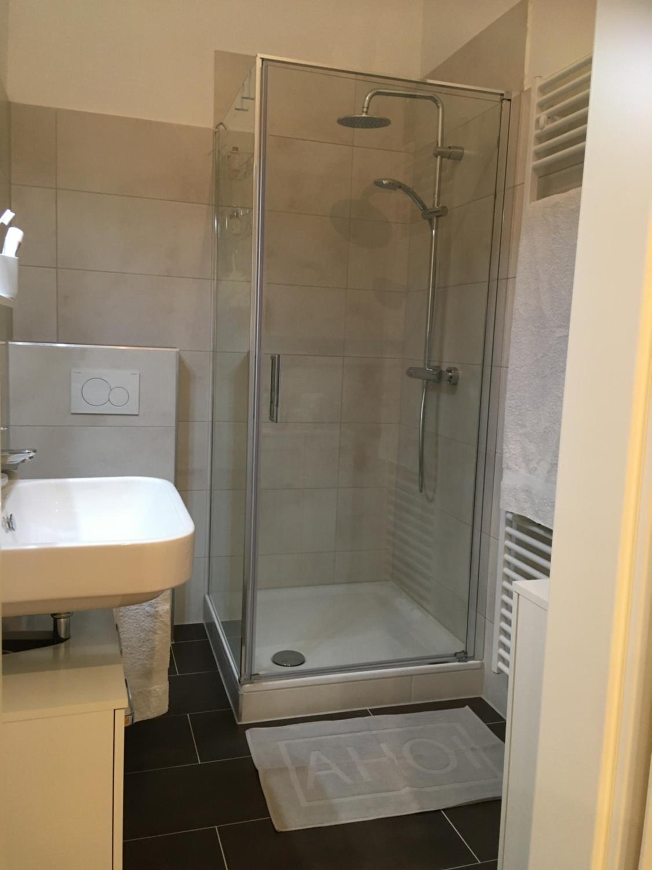 One-Bedroom Apartment - Photo 14