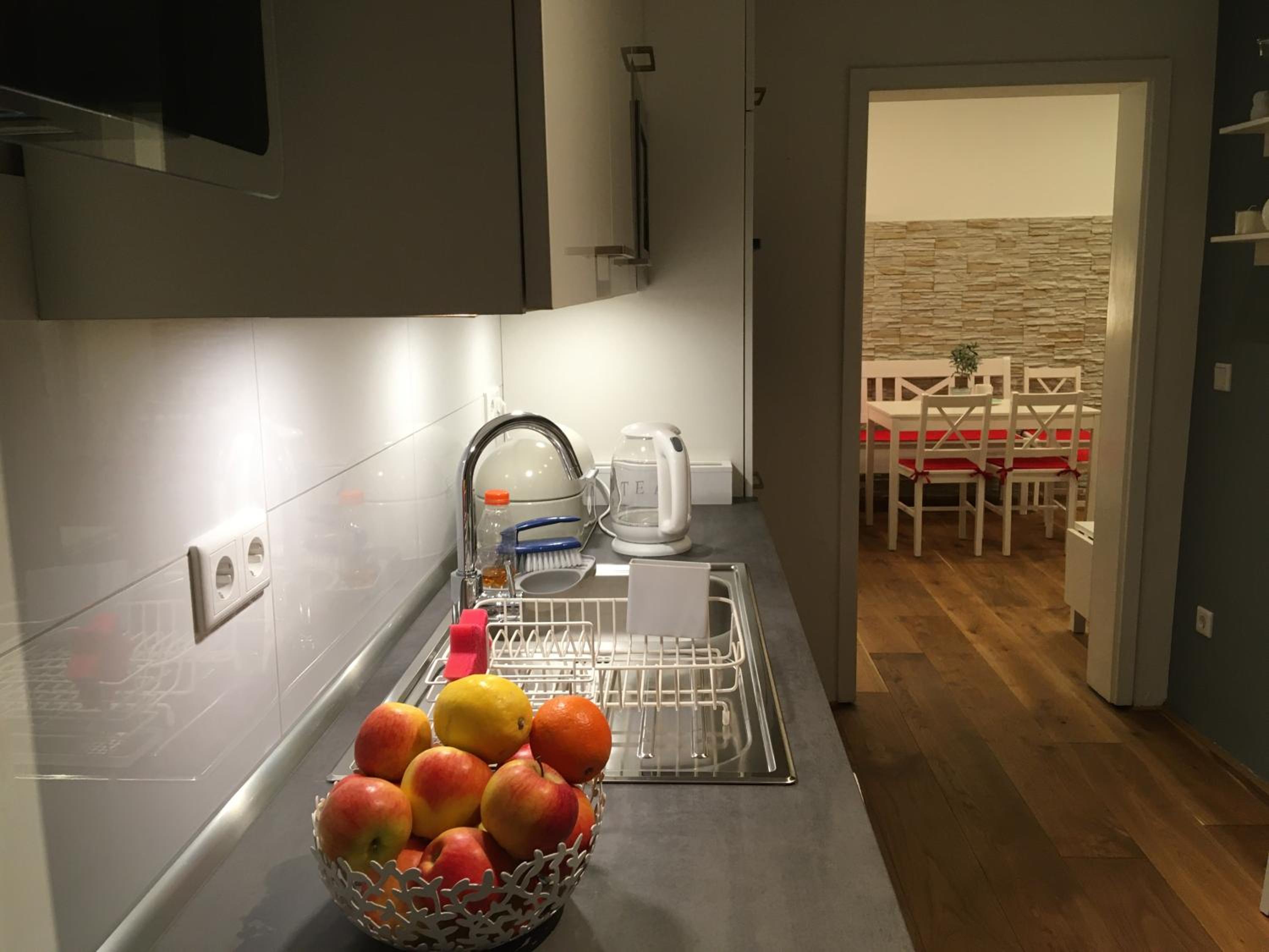 One-Bedroom Apartment - Photo 6