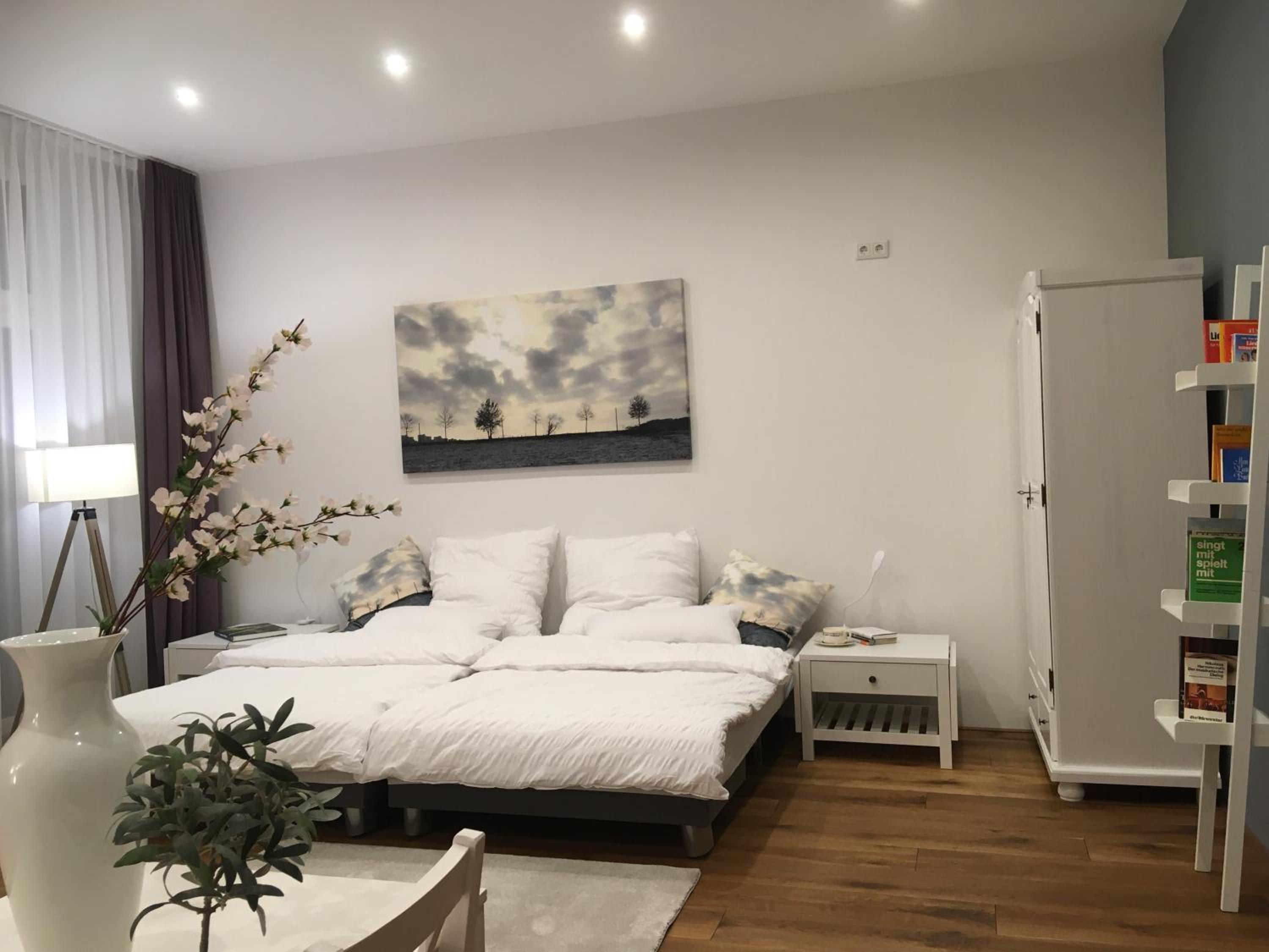 One-Bedroom Apartment - Photo 19