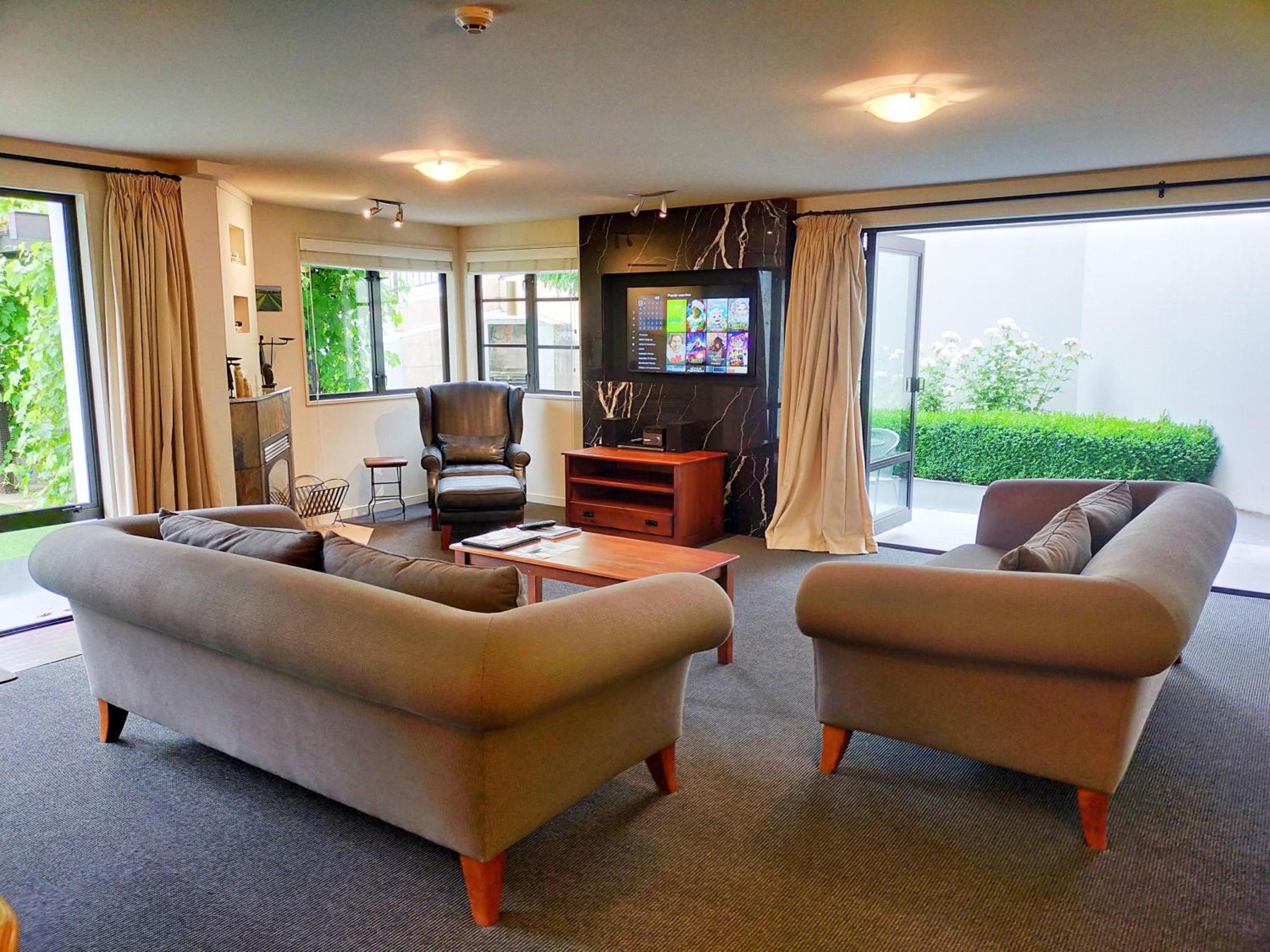Four-Bedroom Apartment with Mountain View