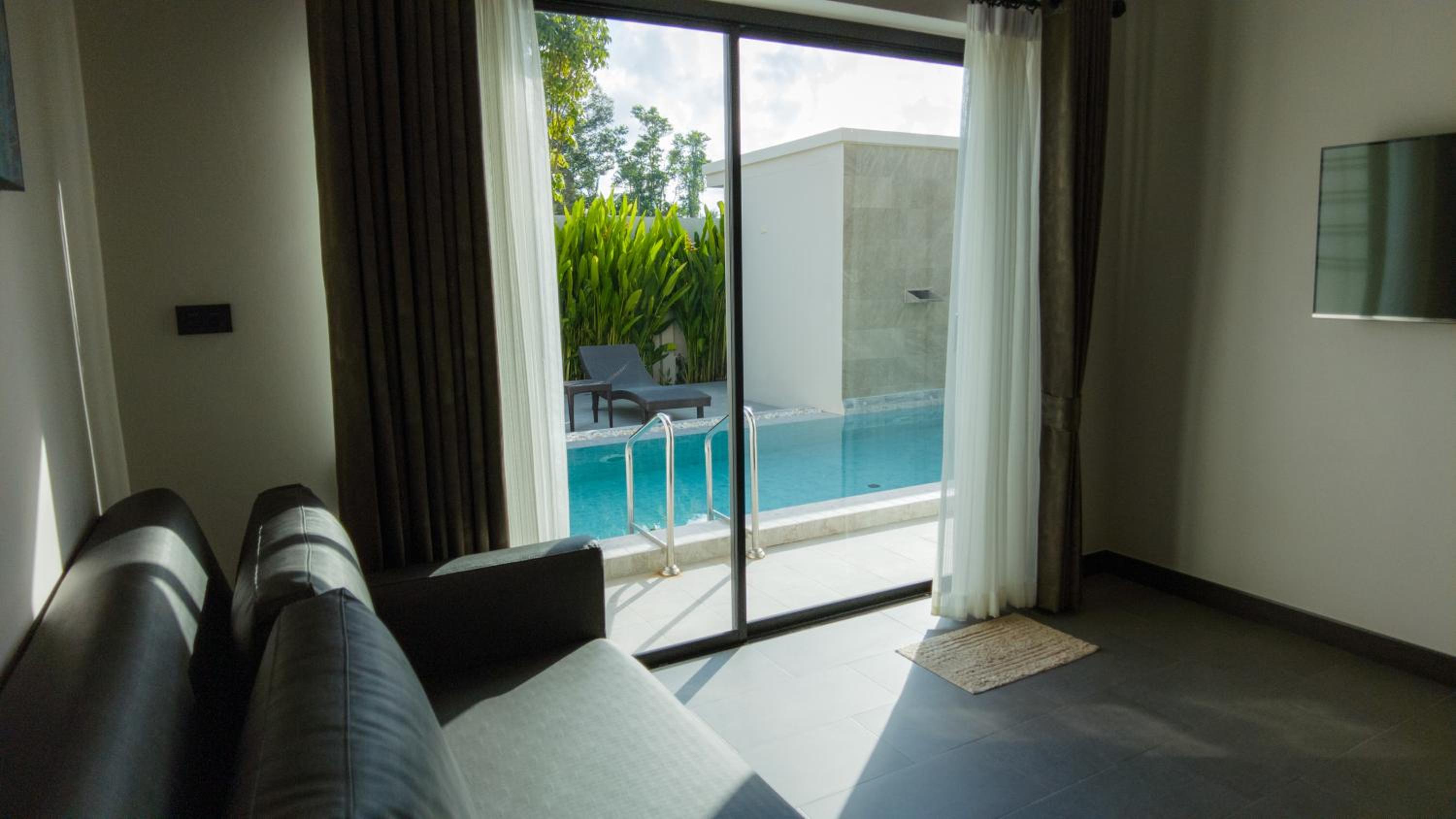 Villa with Private Pool - Photo 8