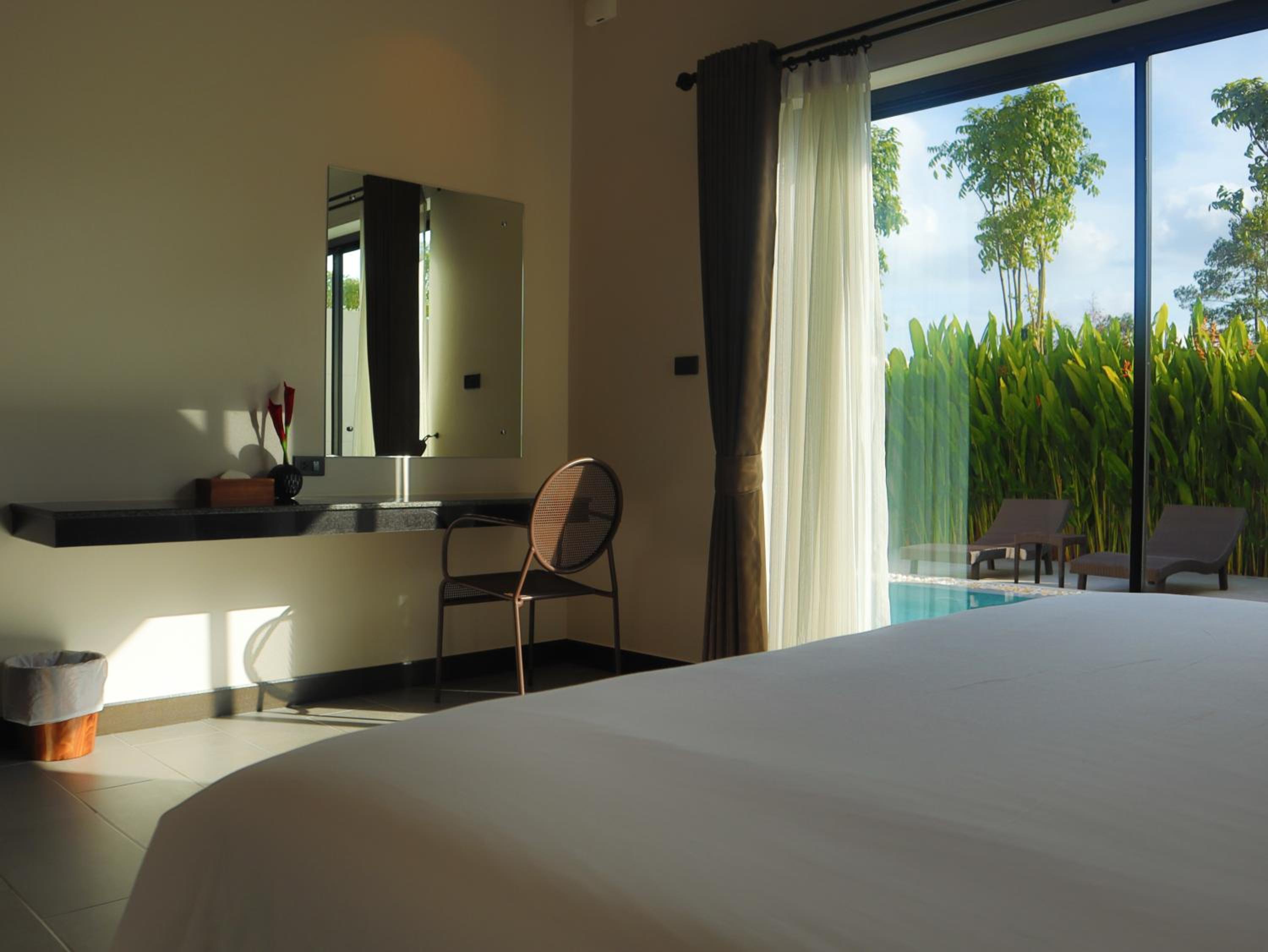 Villa with Private Pool - Photo 6