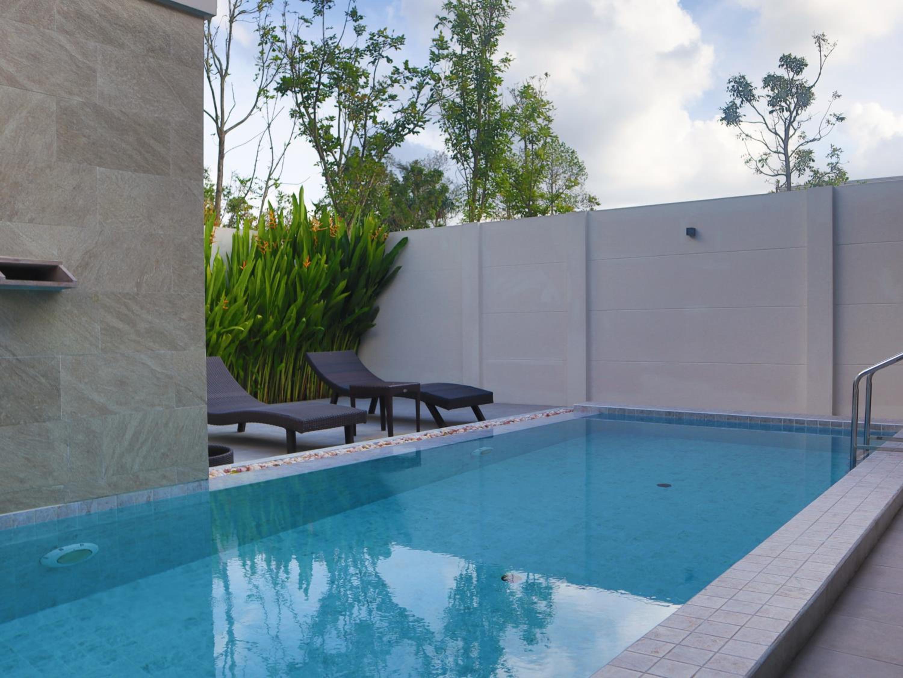 Villa with Private Pool - Photo 14