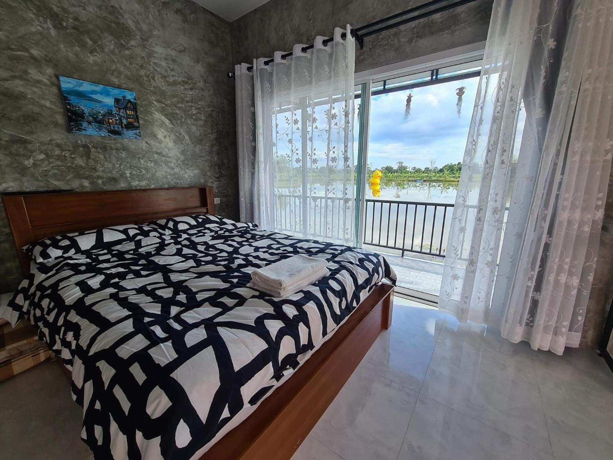 Two-Bedroom House - Photo 1