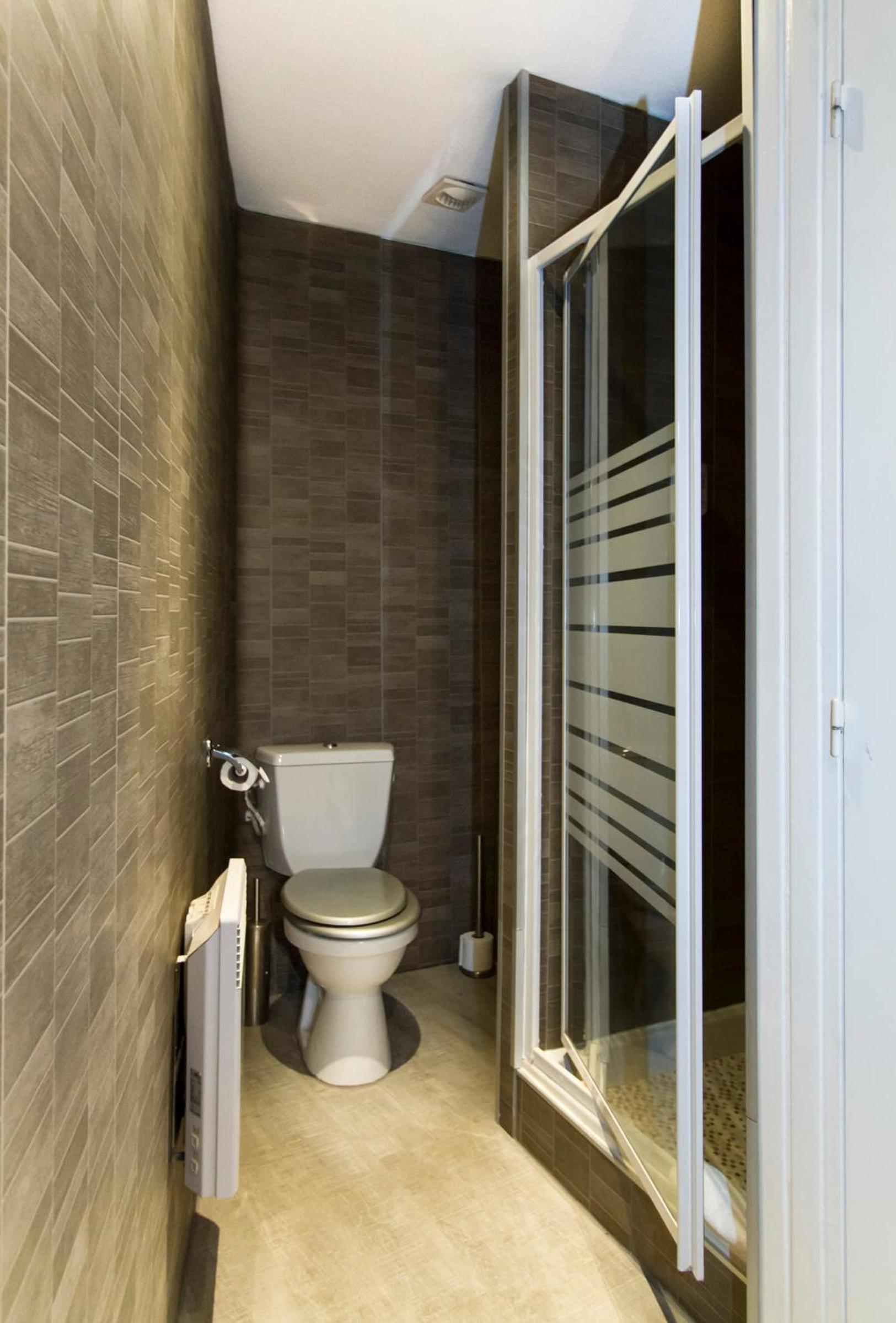 Superior One-Bedroom Apartment - Photo 12