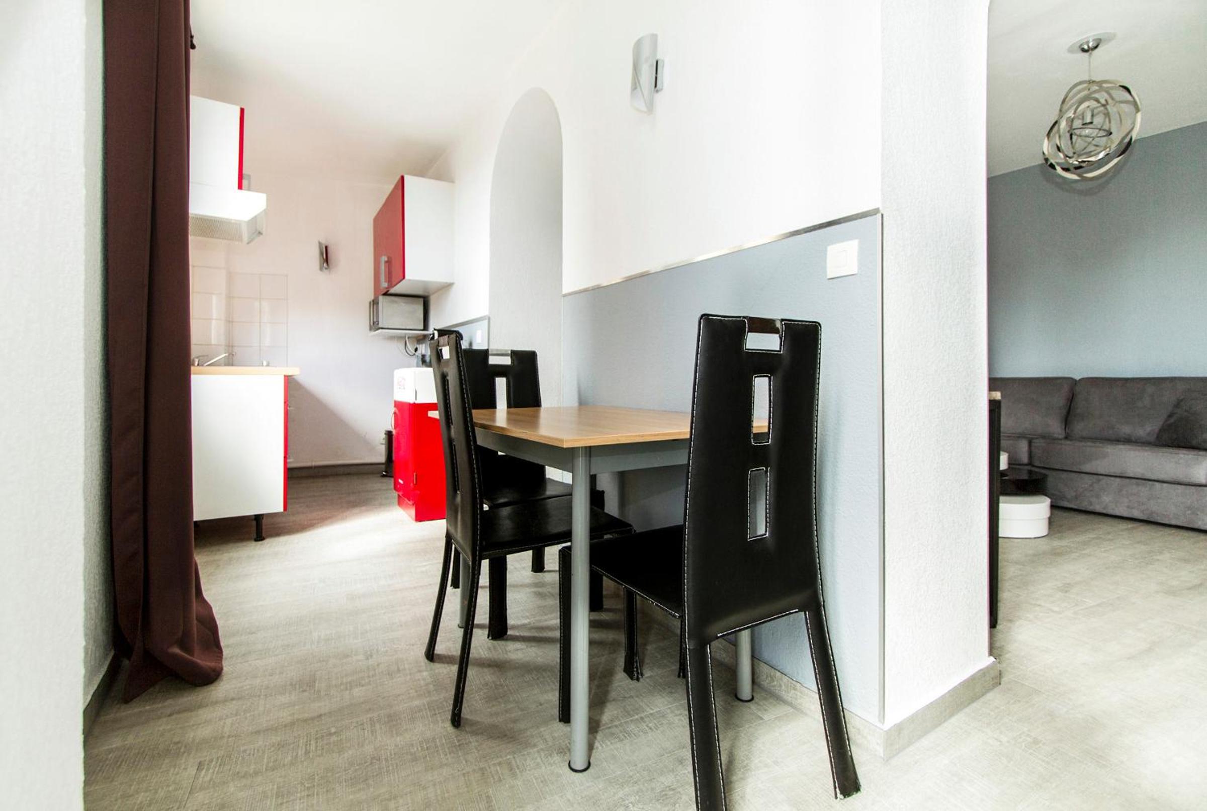 Superior One-Bedroom Apartment - Photo 9