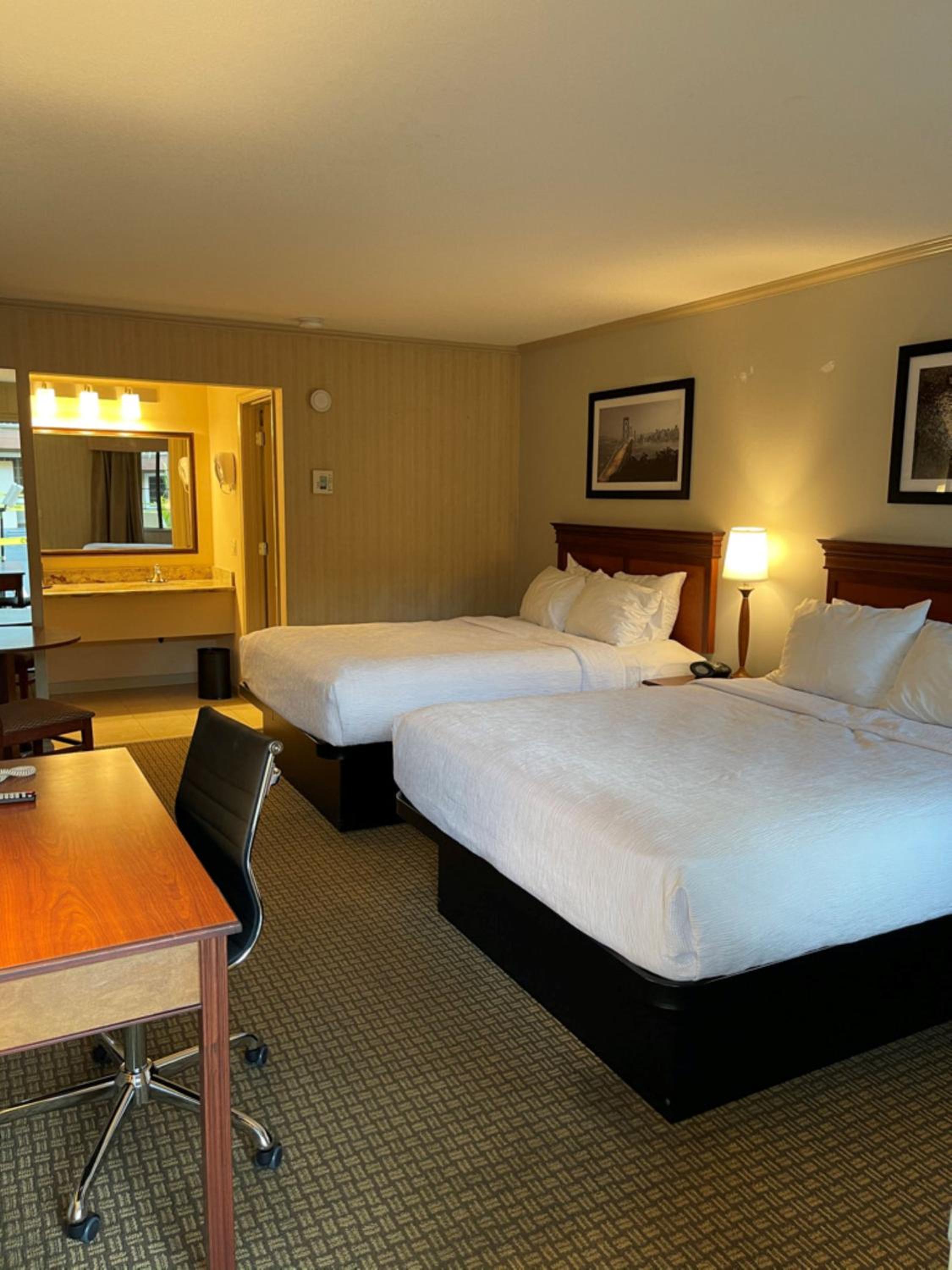 Queen Room with Two Queen Beds - Disability Access photo 2