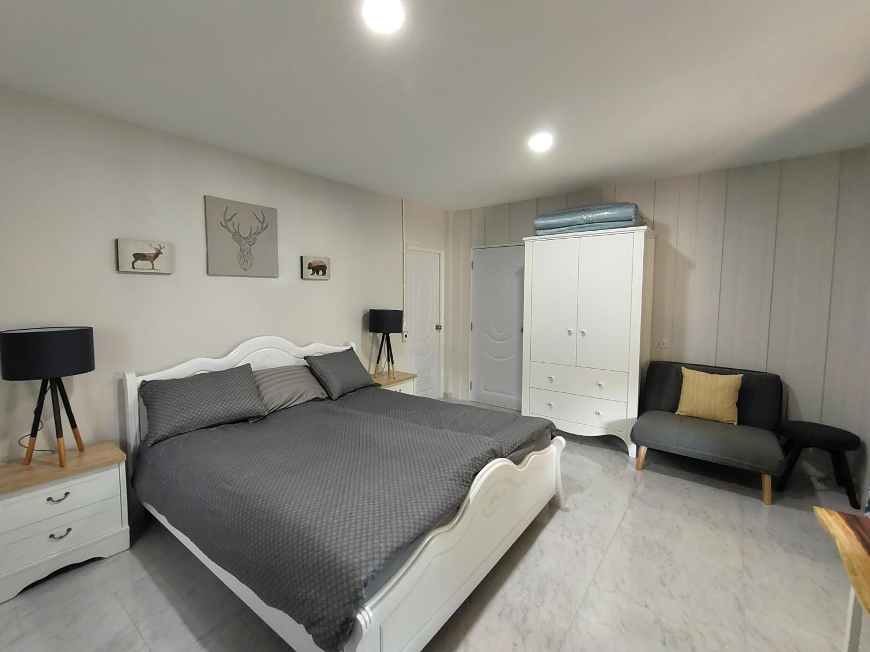 Two-Bedroom House - Photo 23