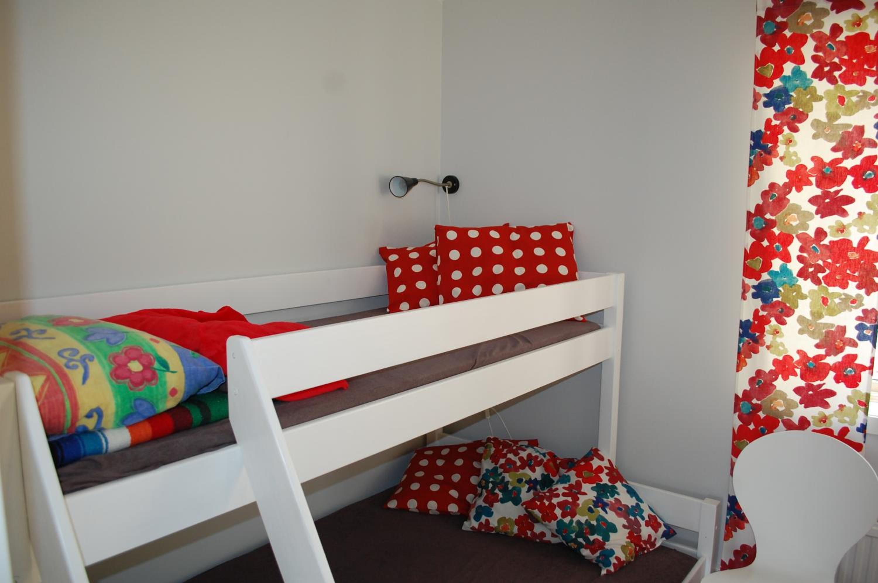 One-Bedroom House - Photo 16