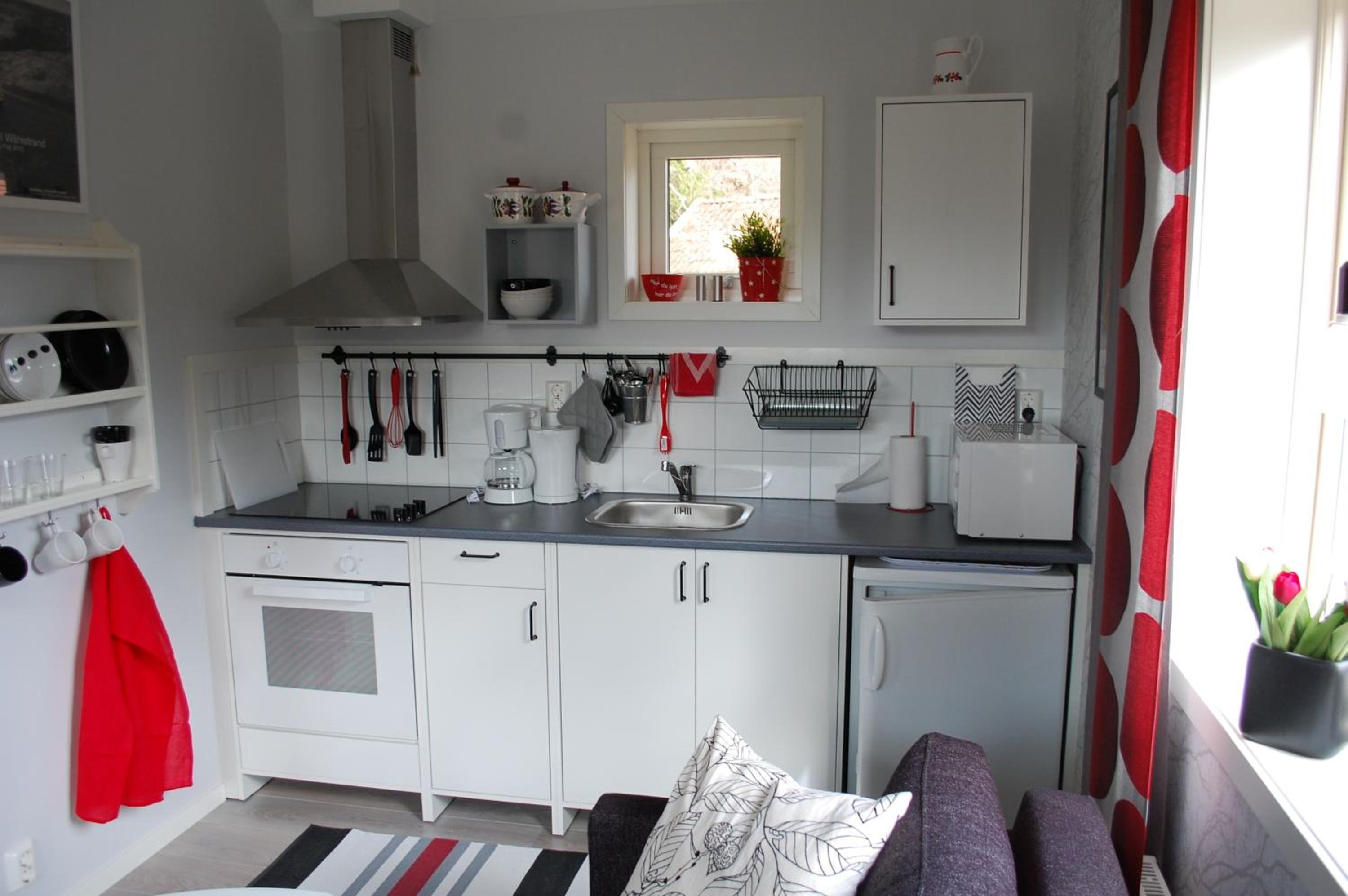 One-Bedroom House - Photo 14