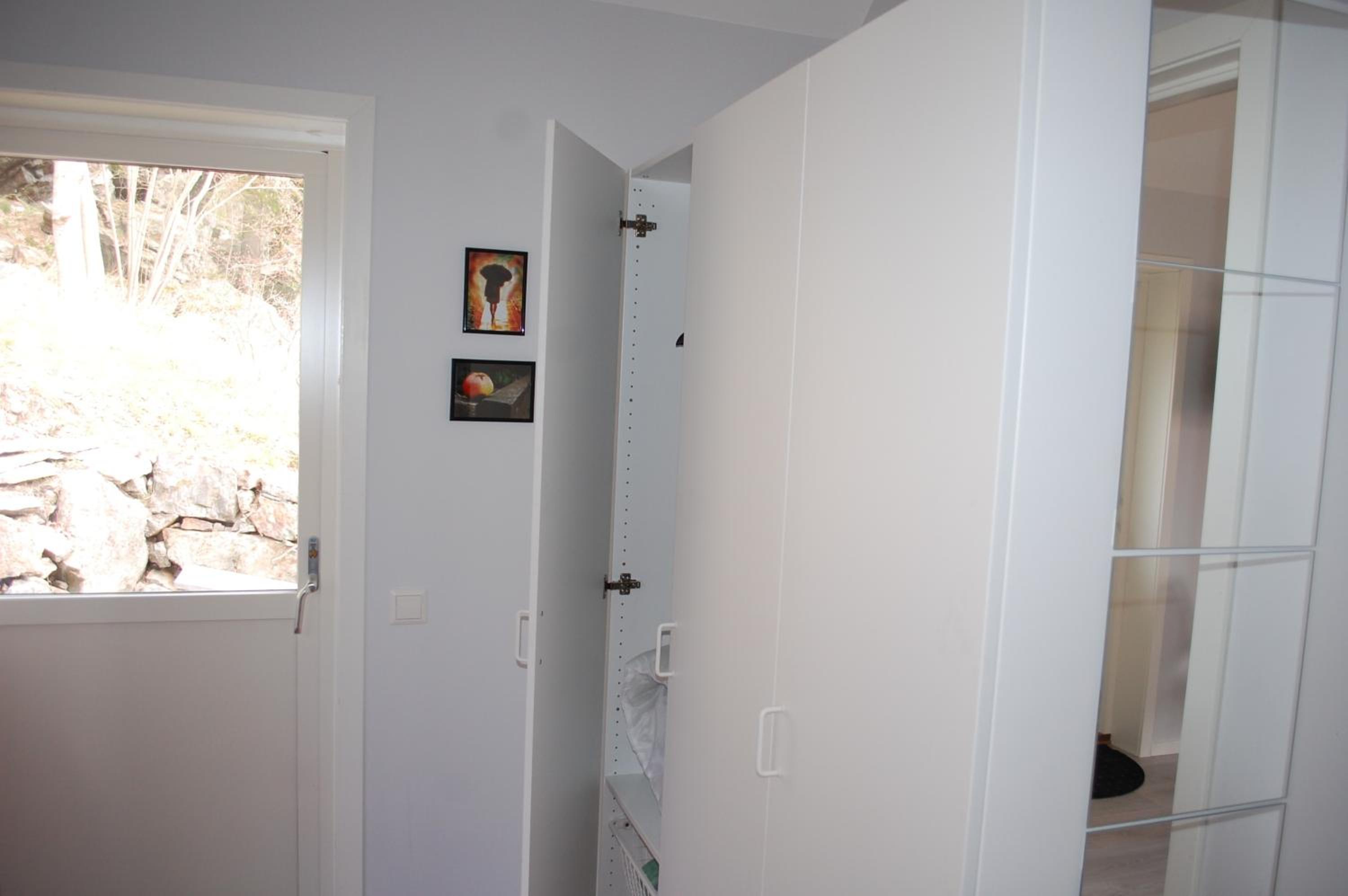 One-Bedroom House - Photo 18
