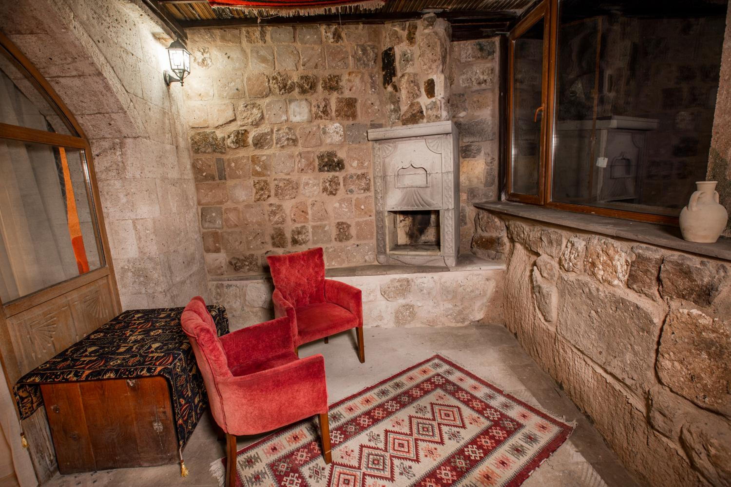 Deluxe Stone Suite  - Photo 4