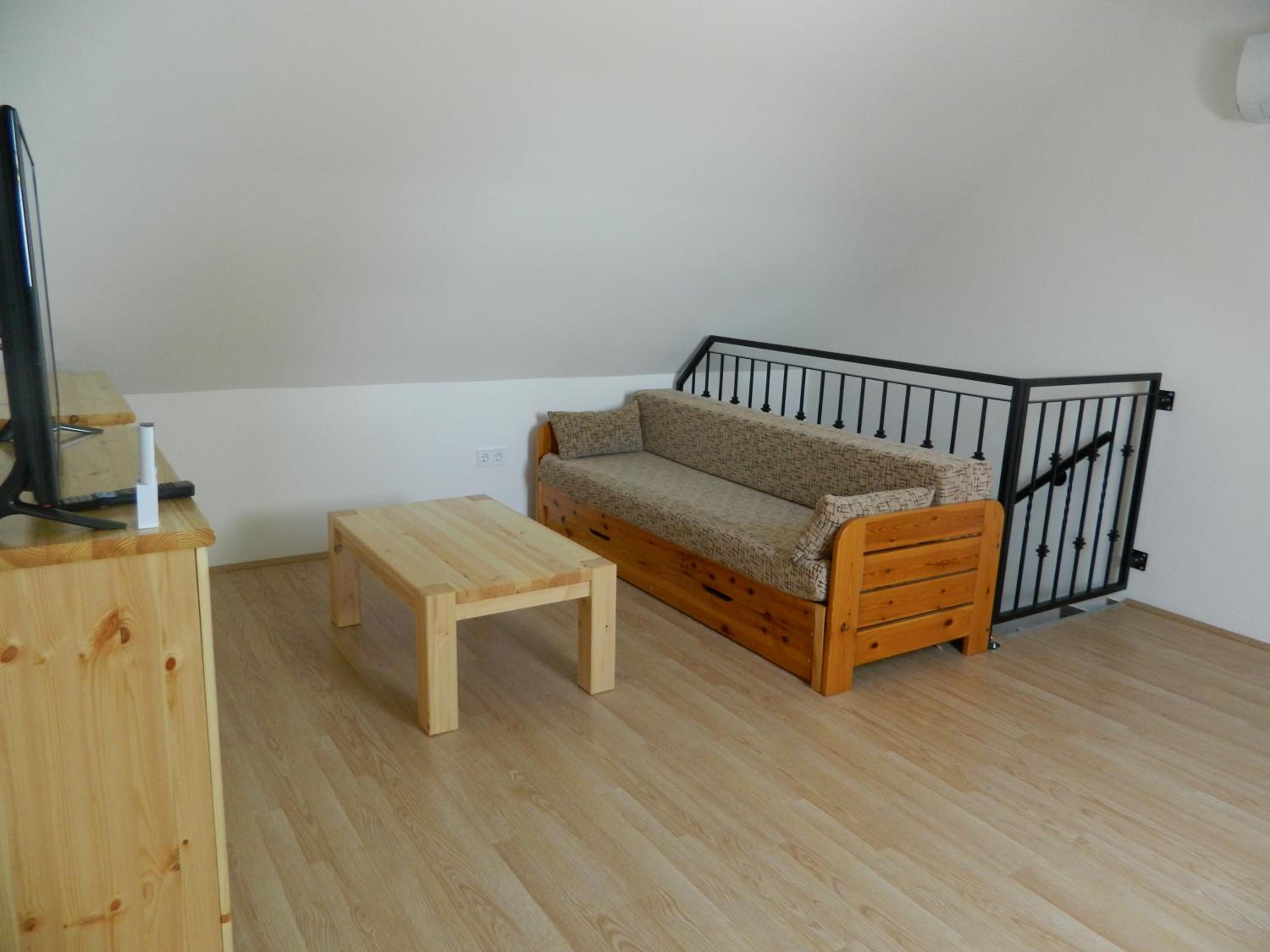 One-Bedroom Apartment photo 2