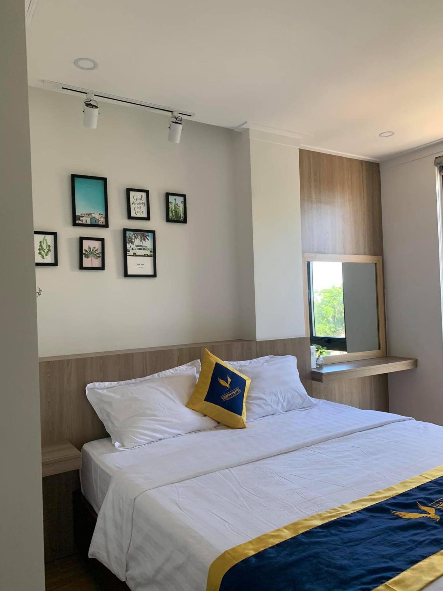 Deluxe Room (2 Adults + 1 Child) - Photo 12