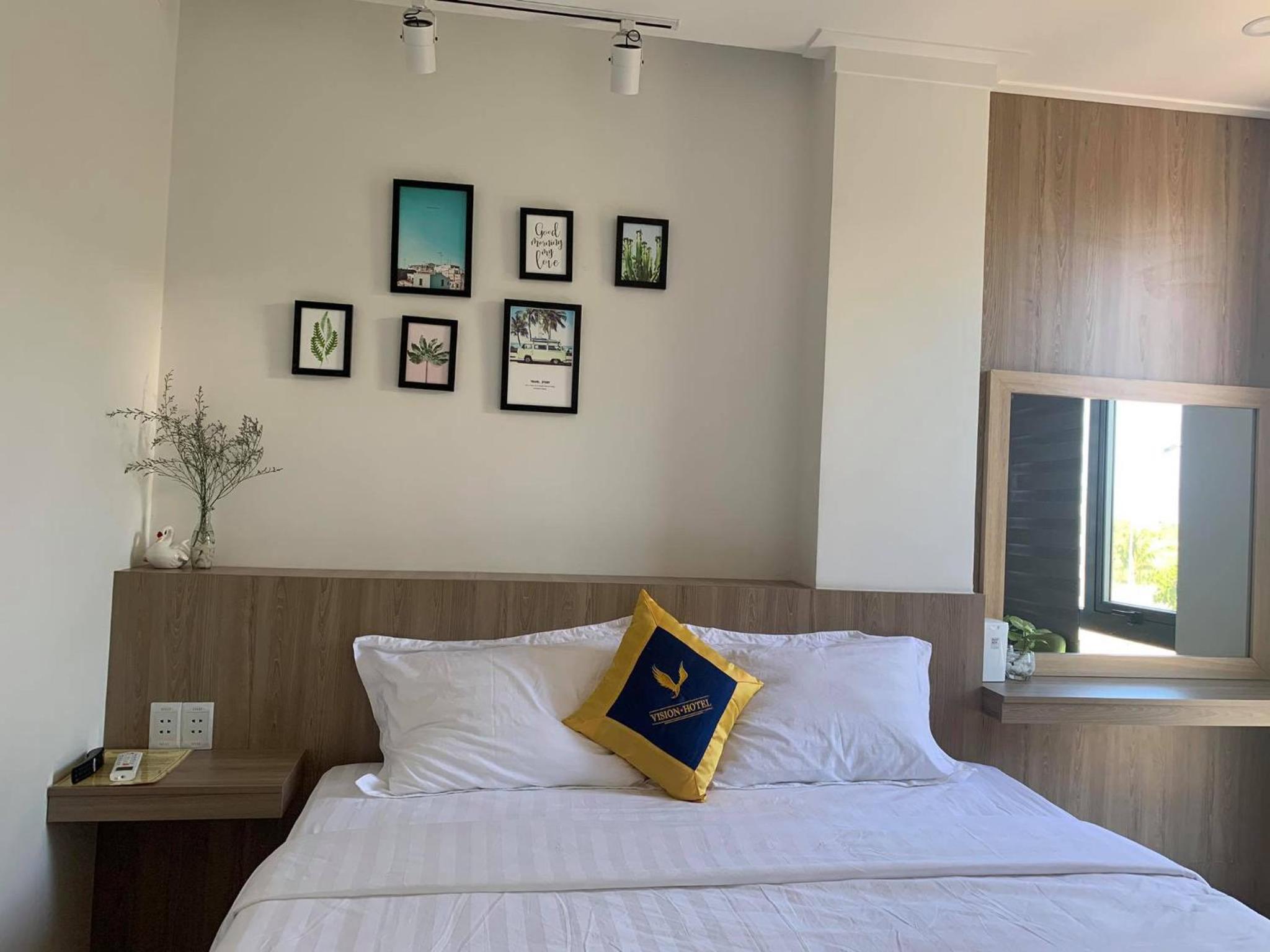 Deluxe Room (2 Adults + 1 Child) - Photo 16