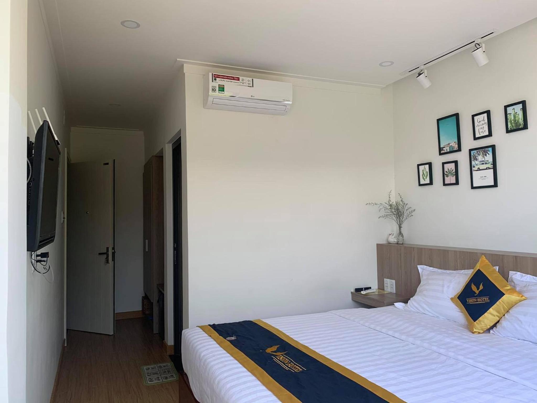 Deluxe Room (2 Adults + 1 Child) - Photo 14