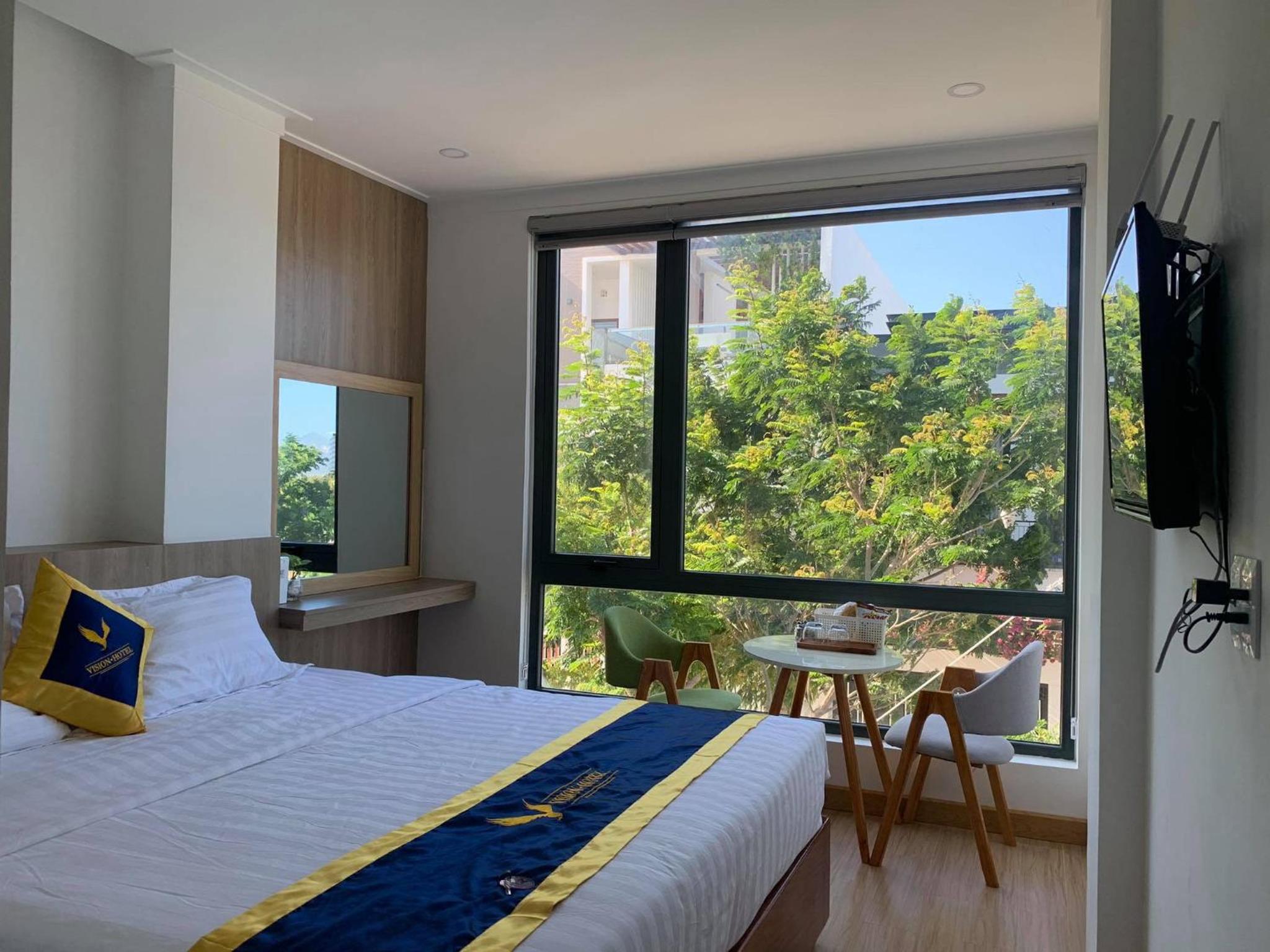 Deluxe Room (2 Adults + 1 Child) - Photo 11