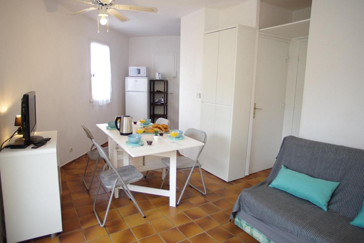 Studio Apartment