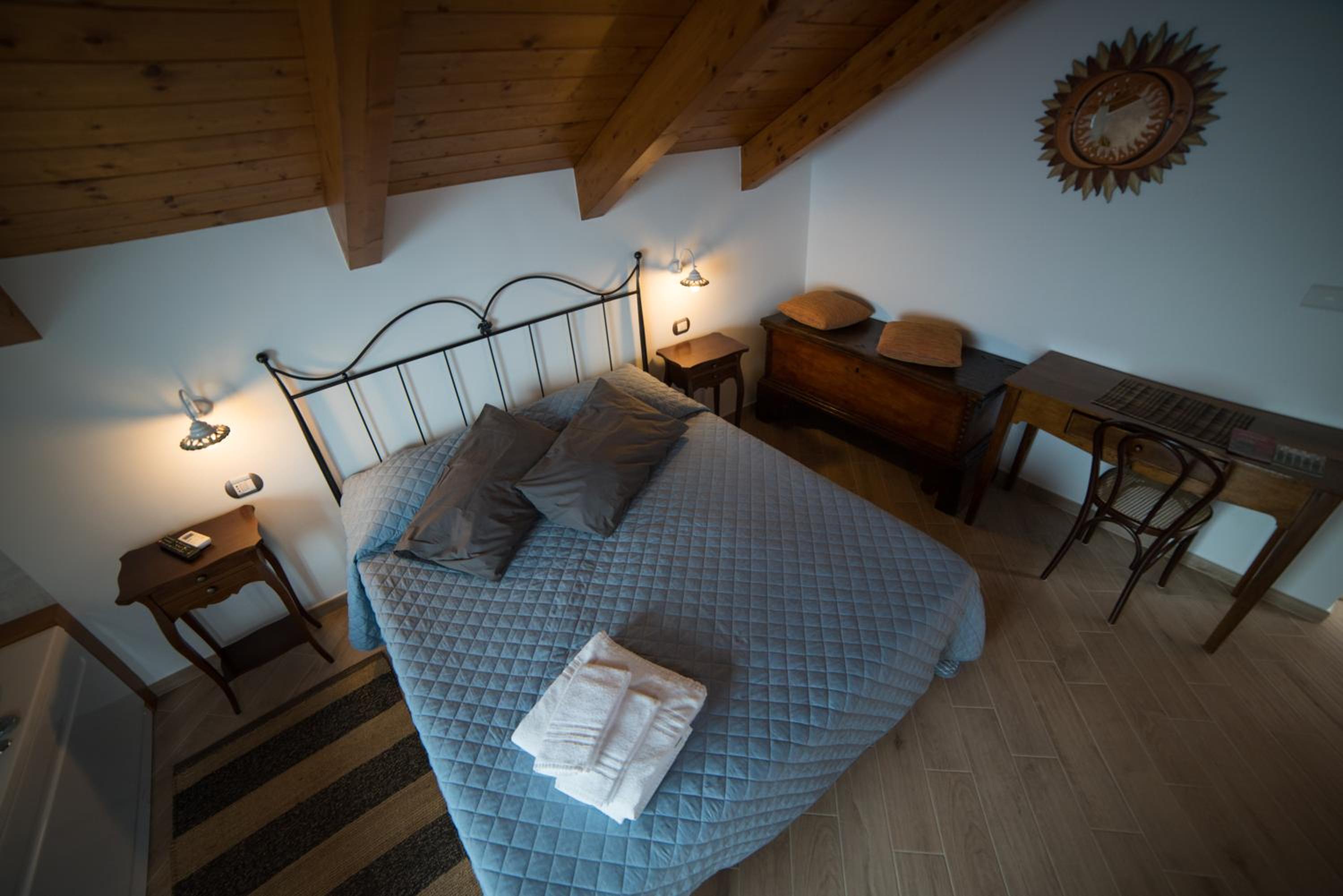 Double Room with Spa Bath - Photo 1