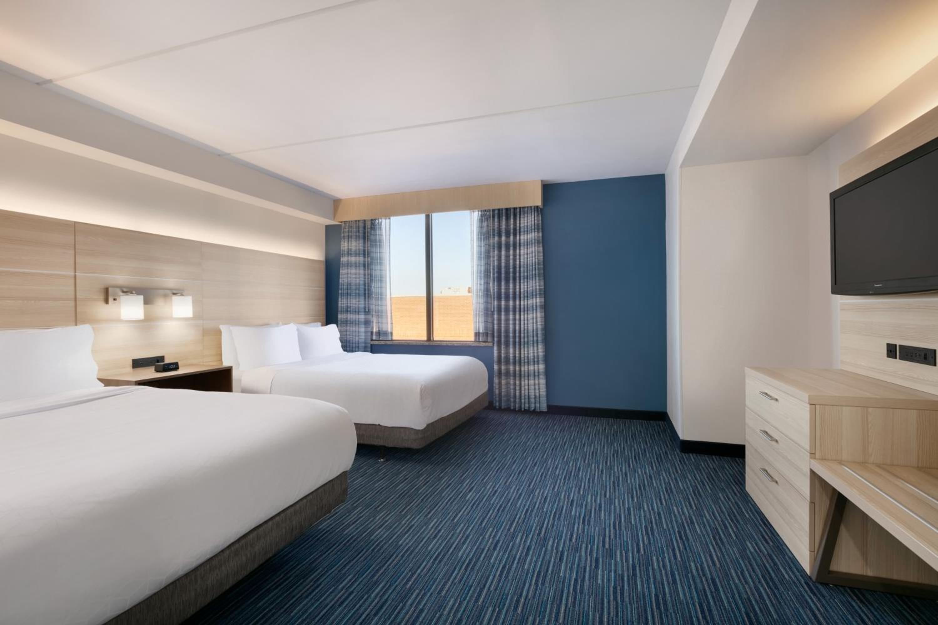 Suite with Two Queen Beds - Photo 20