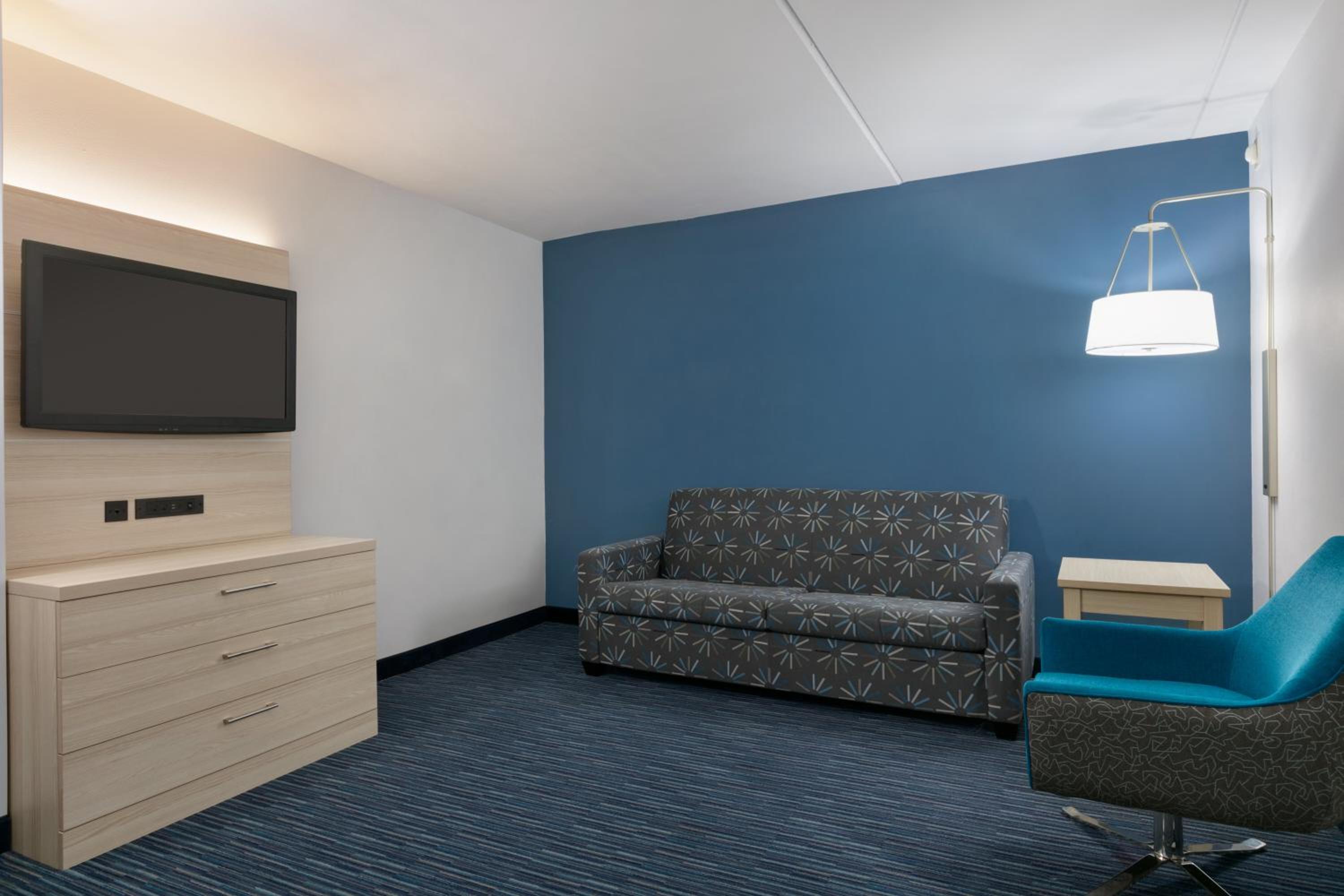Suite with Two Queen Beds - Photo 14
