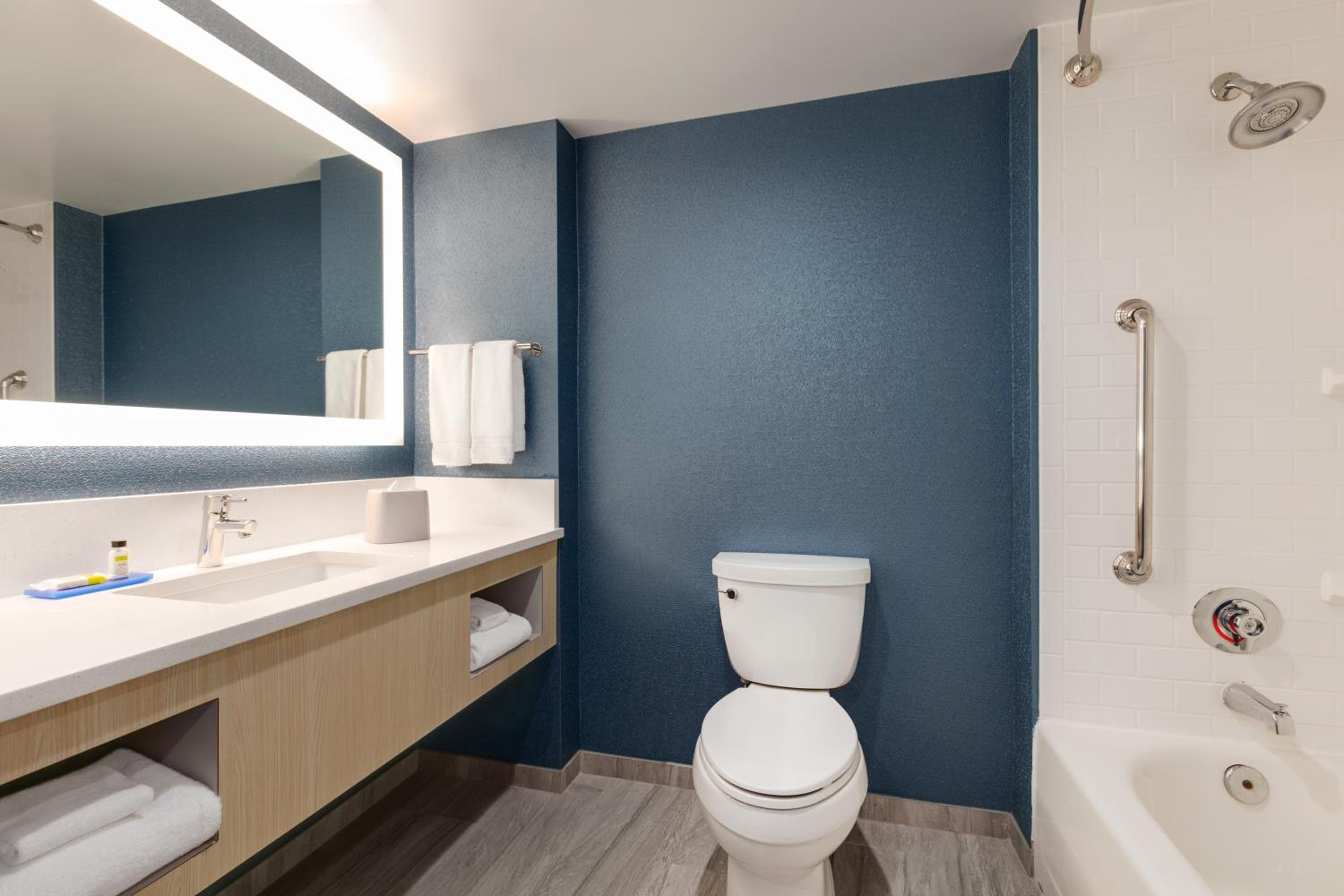 Standard Room - Photo 11